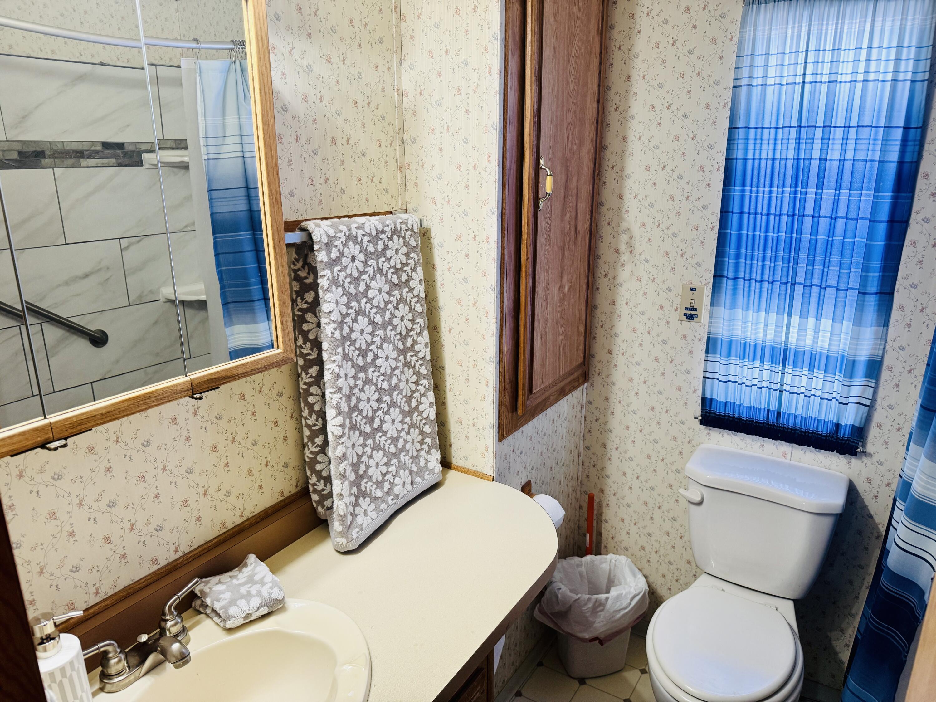 CANYON BREEZE RV RESORT - Residential