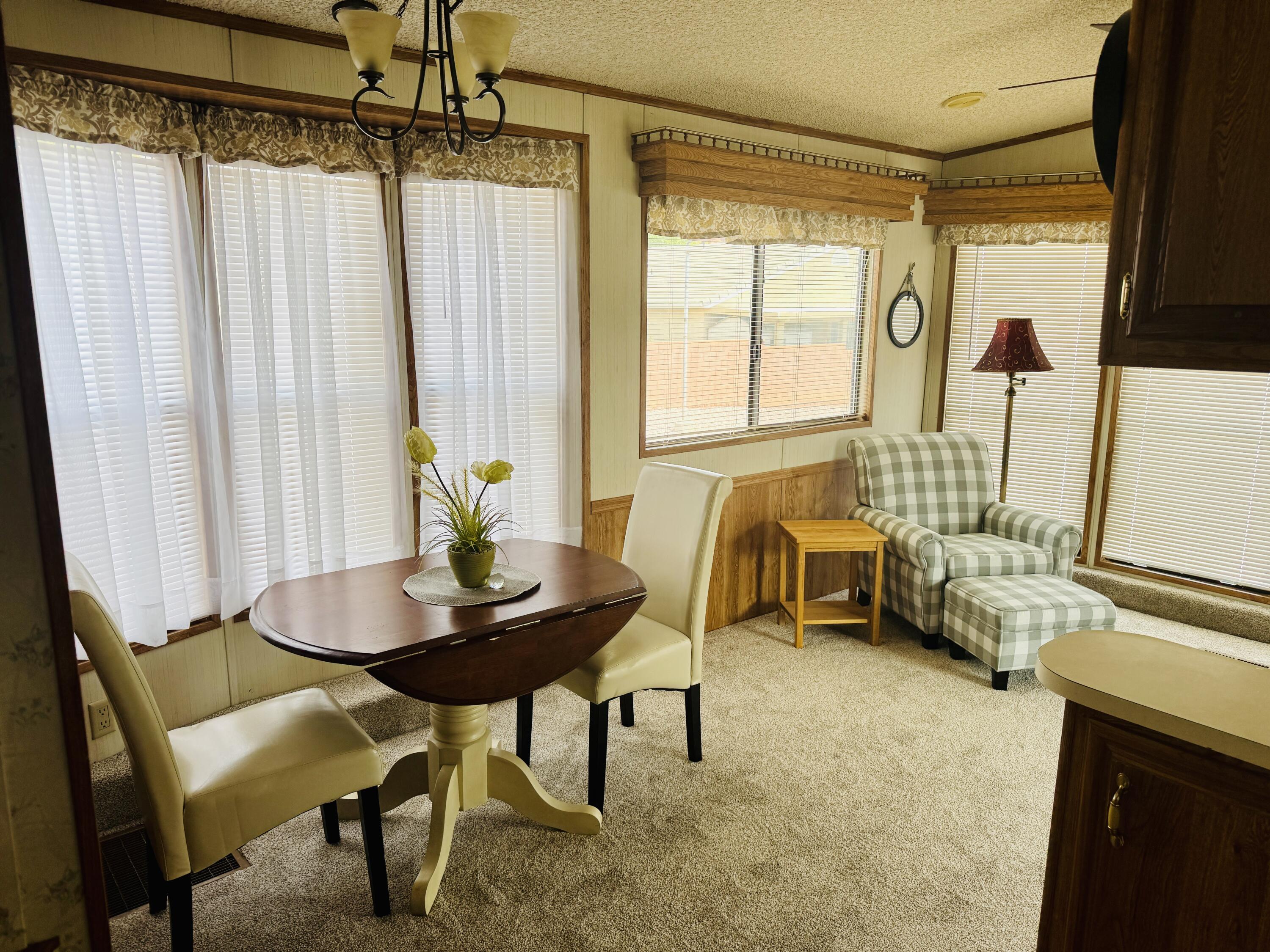 CANYON BREEZE RV RESORT - Residential