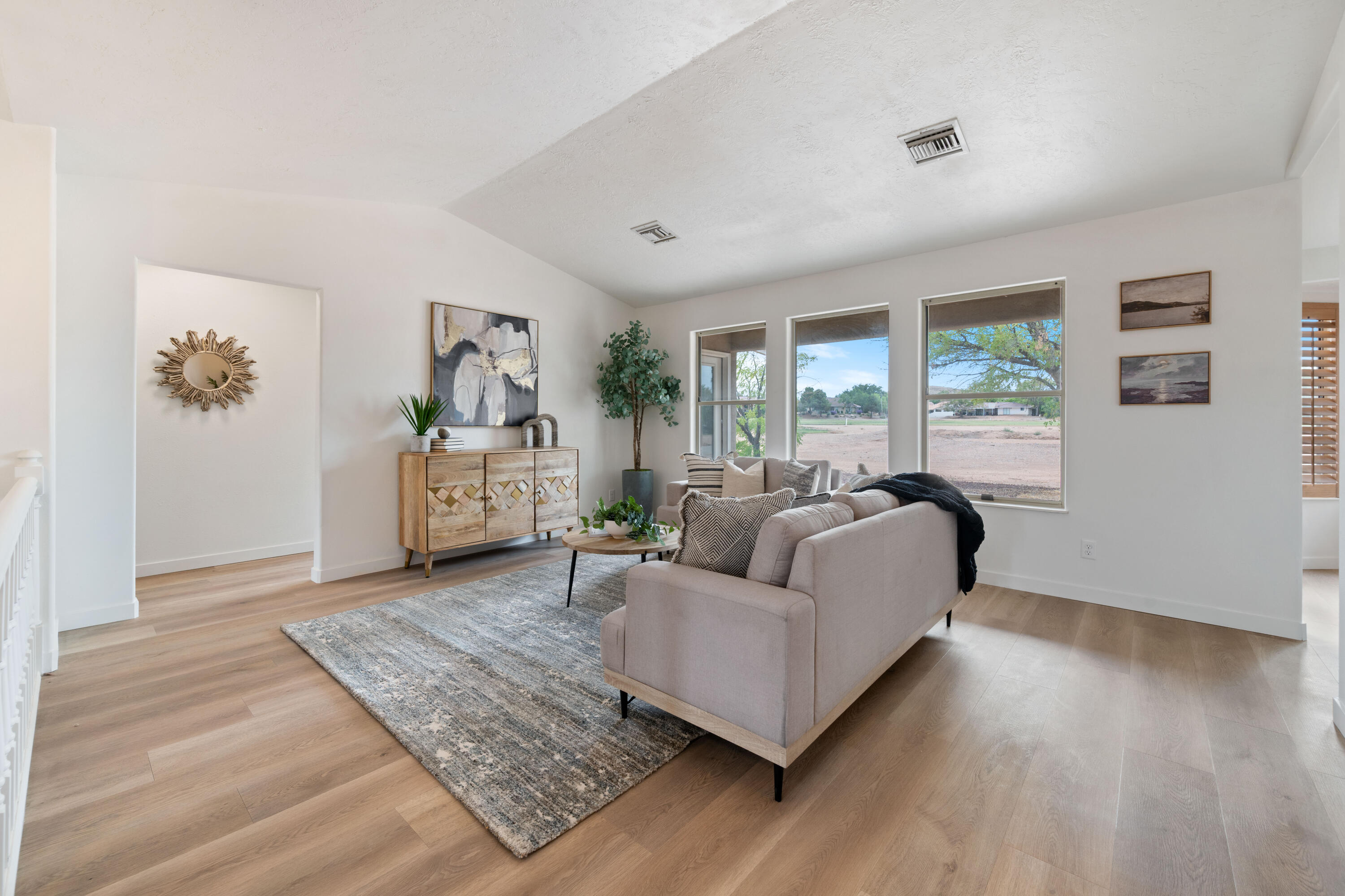 BLOOMINGTON HILLS - Residential