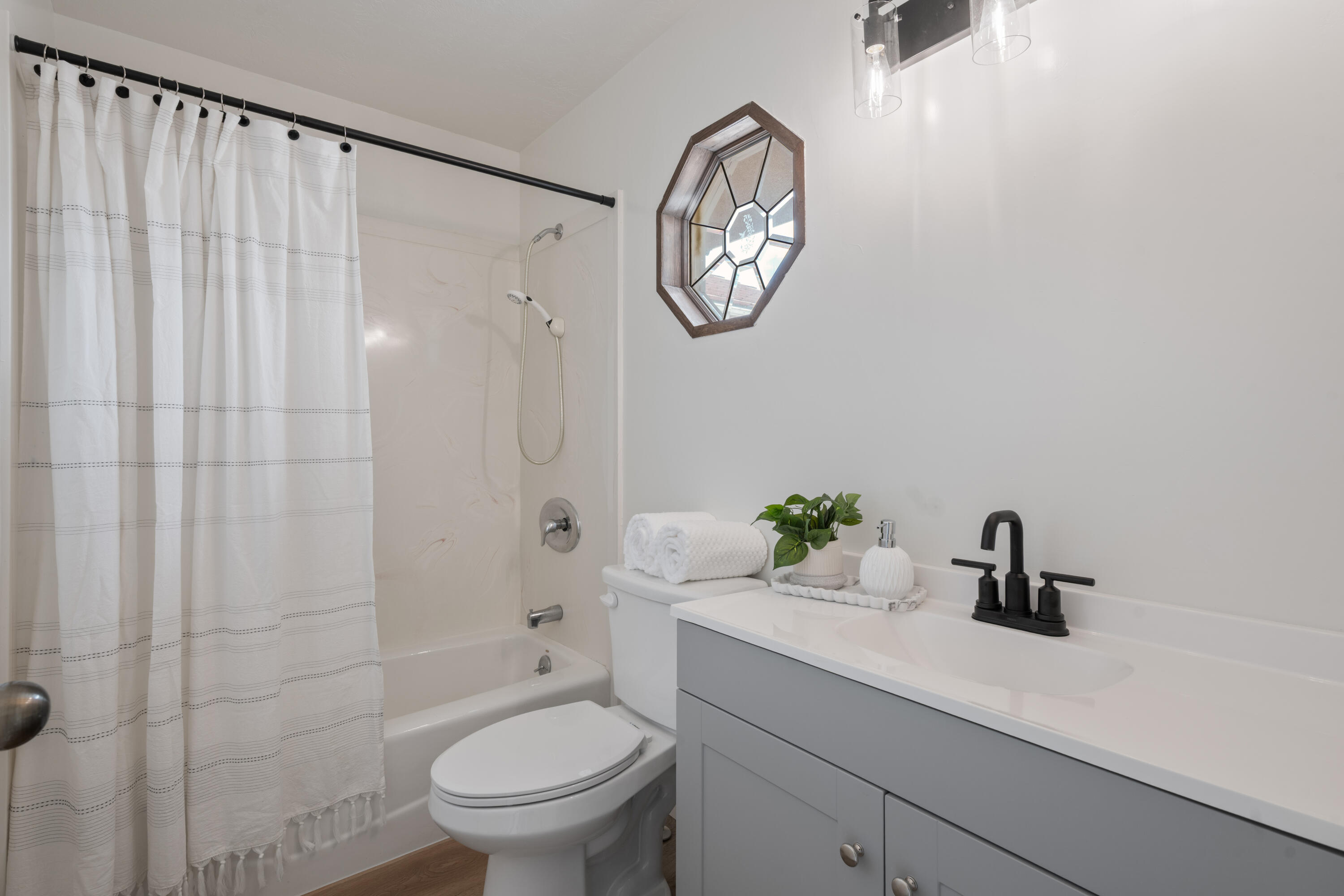 BLOOMINGTON HILLS - Residential