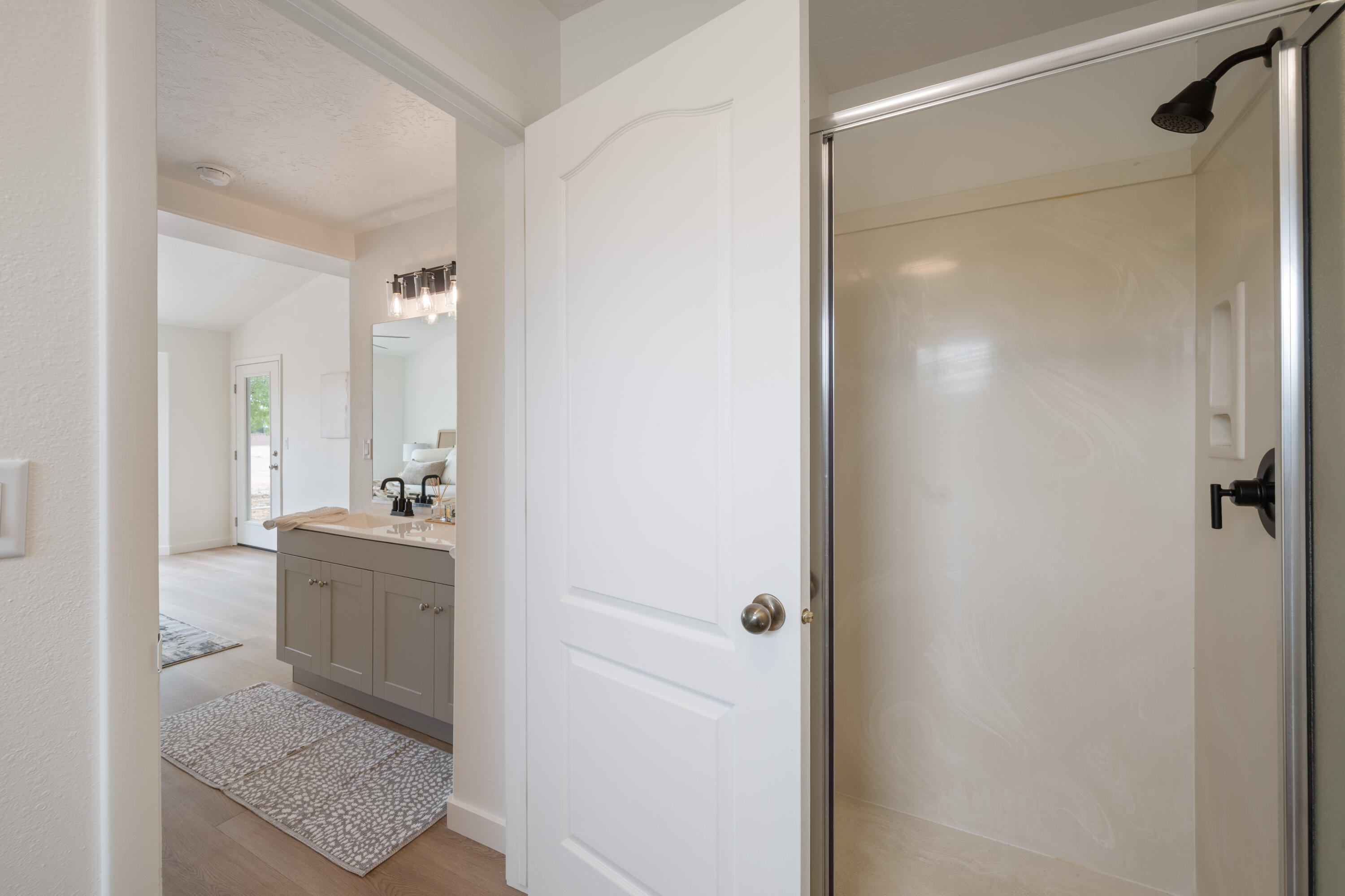 BLOOMINGTON HILLS - Residential