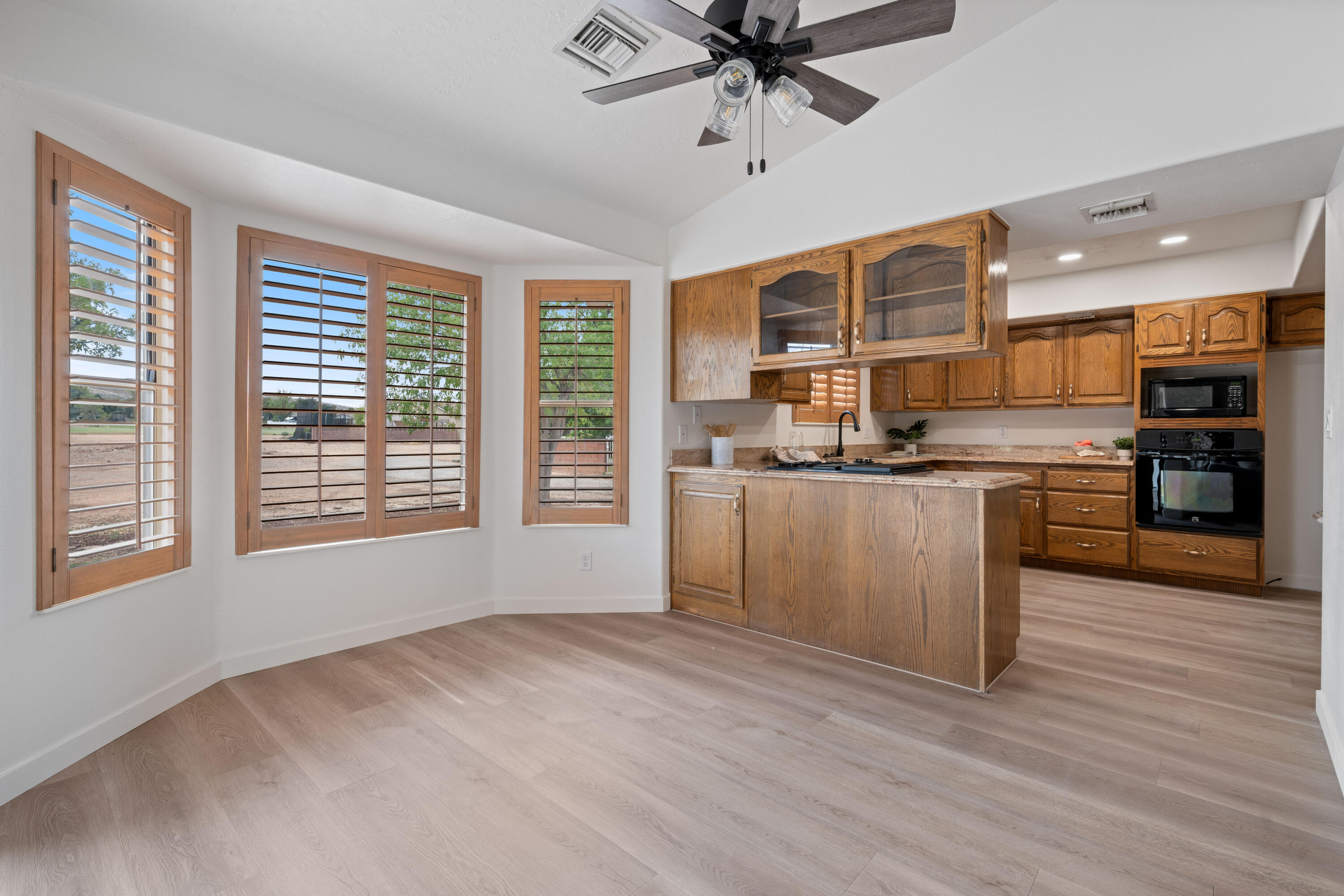 BLOOMINGTON HILLS - Residential