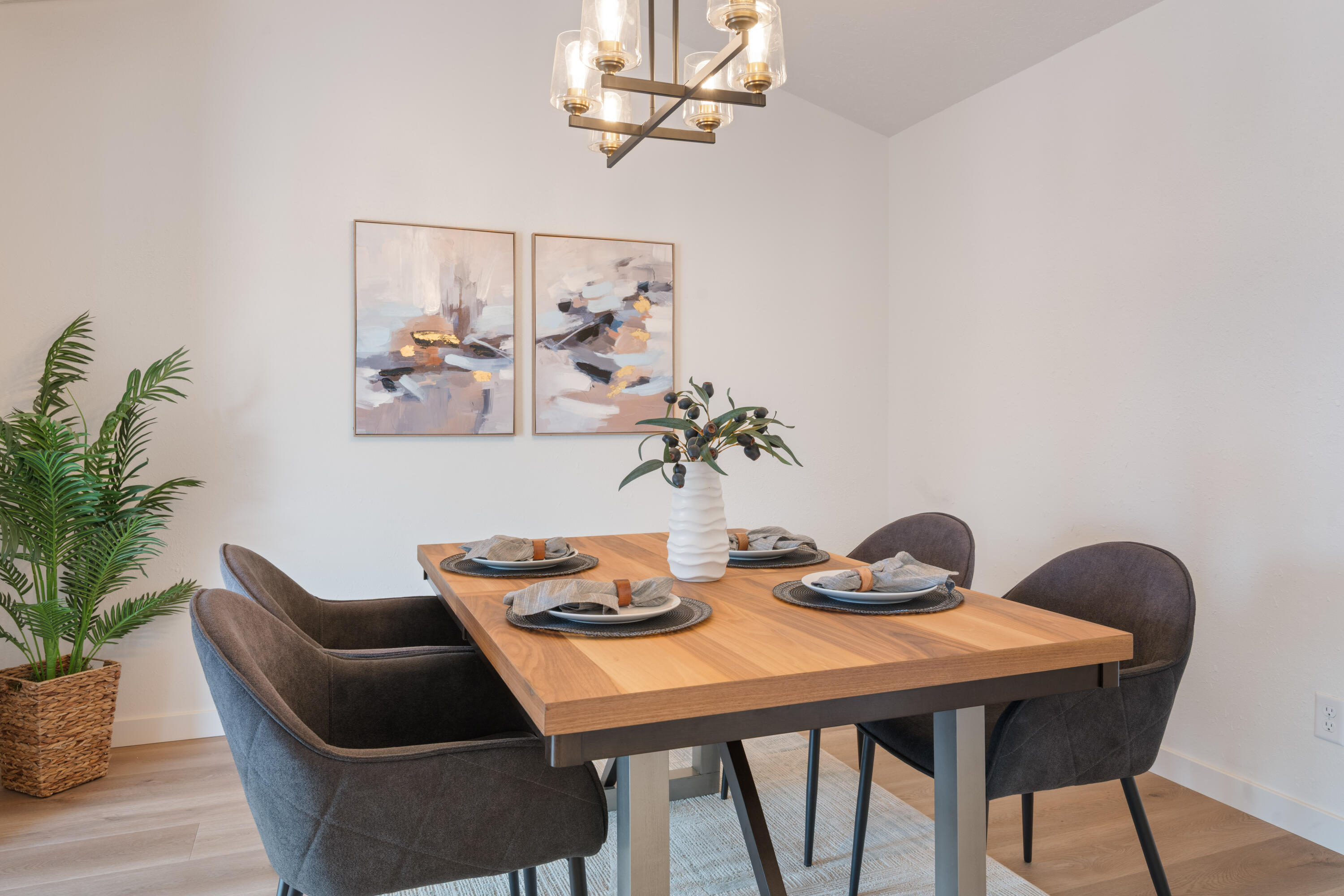 BLOOMINGTON HILLS - Residential