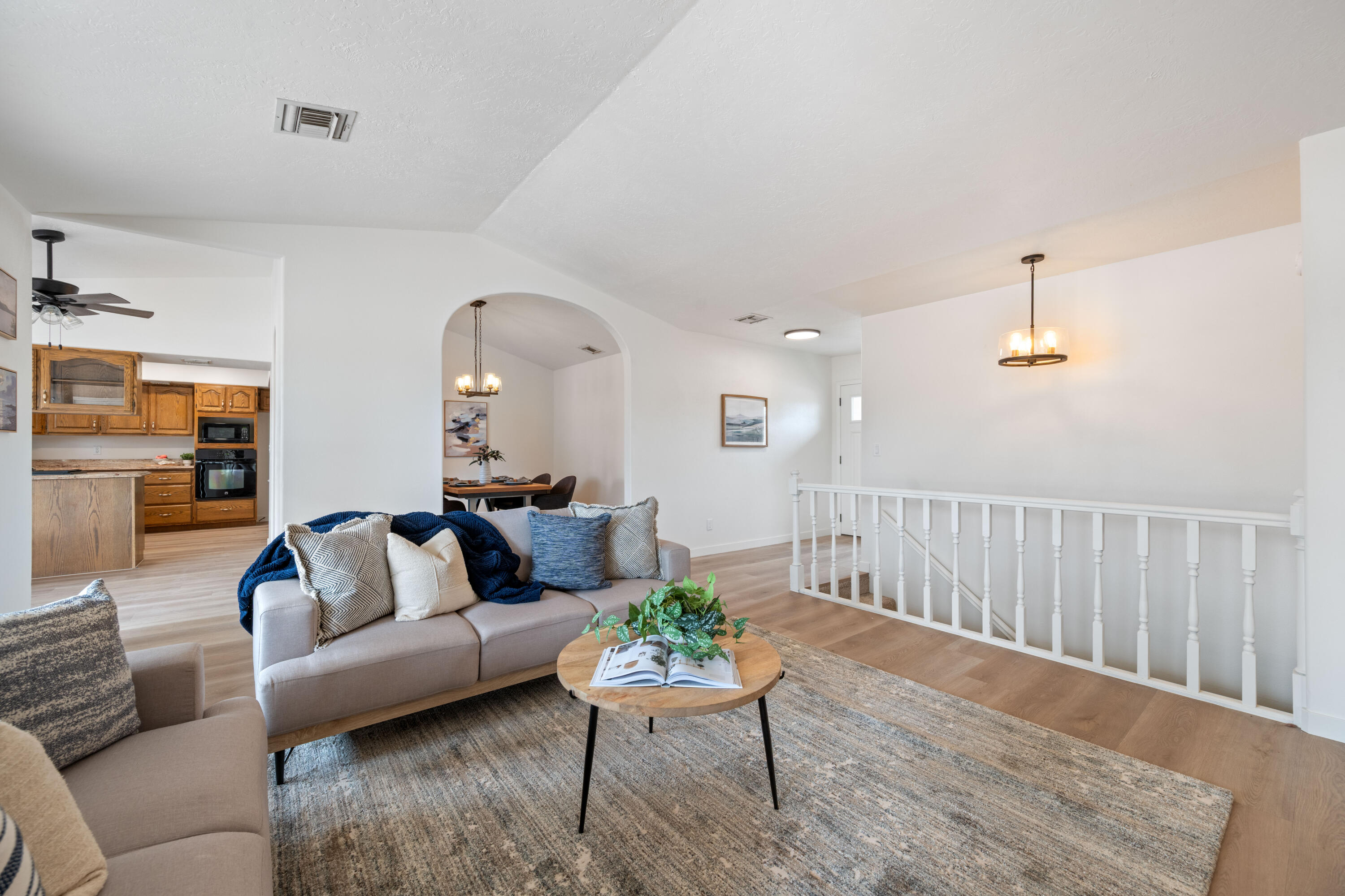 BLOOMINGTON HILLS - Residential