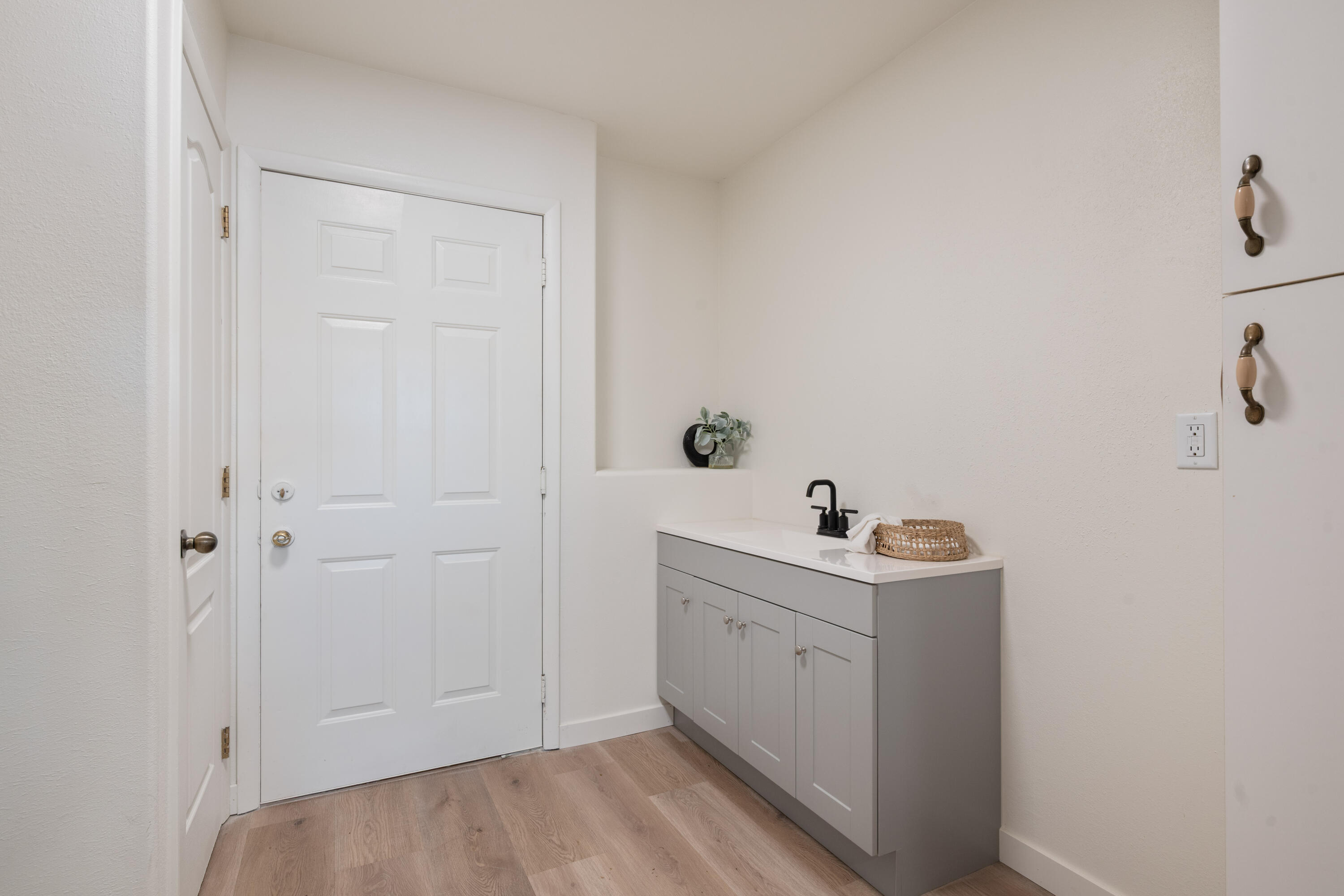 BLOOMINGTON HILLS - Residential