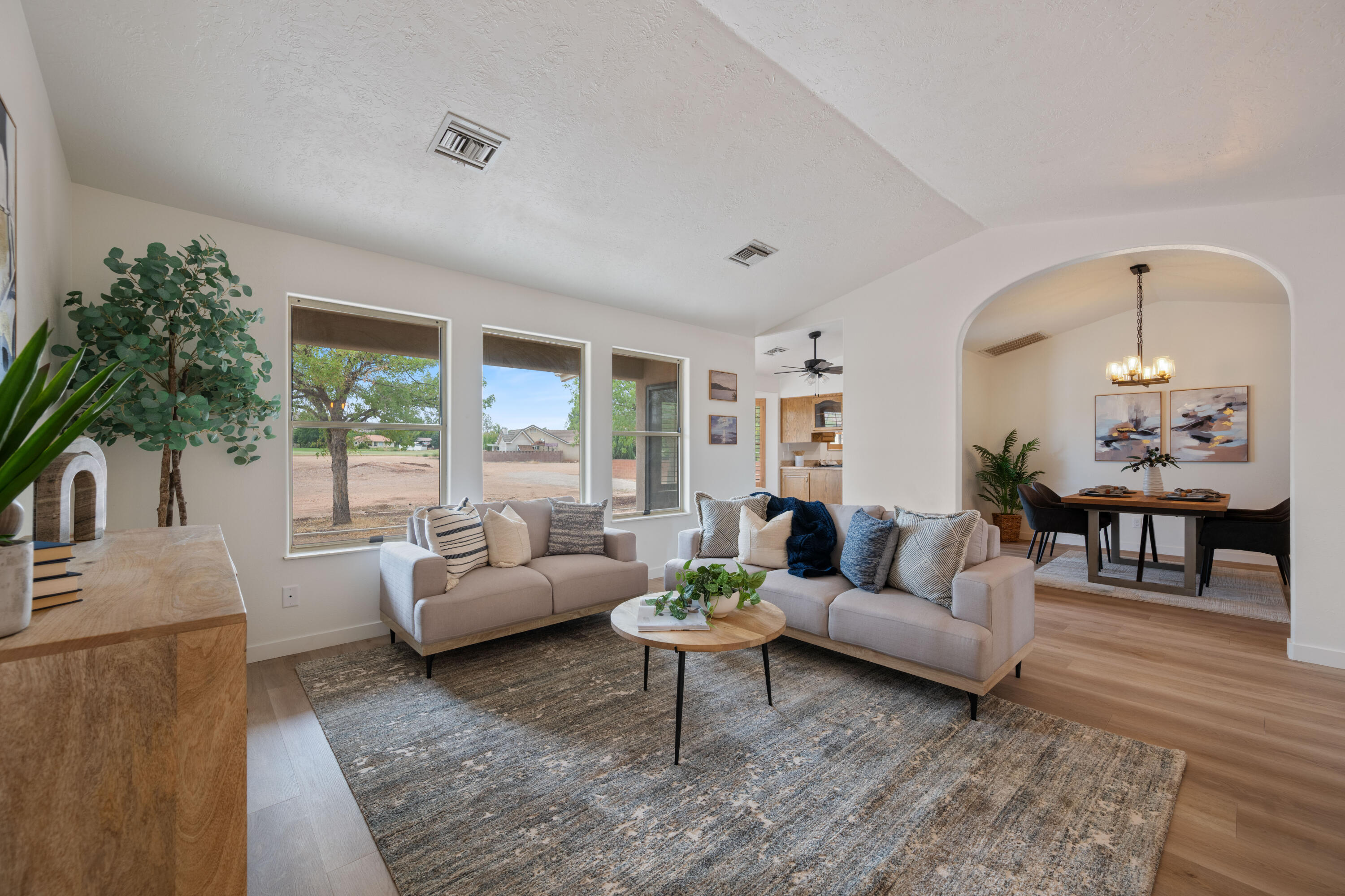 BLOOMINGTON HILLS - Residential