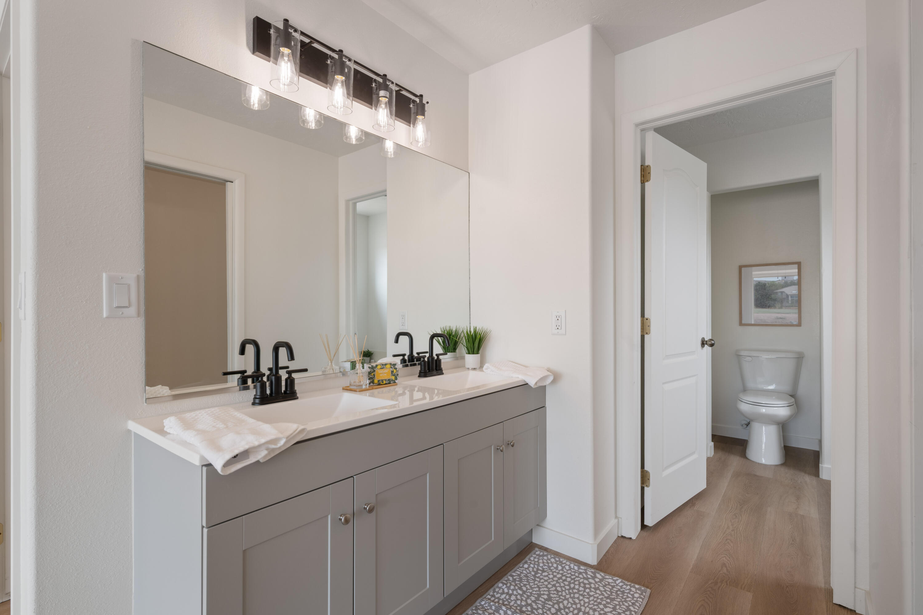 BLOOMINGTON HILLS - Residential