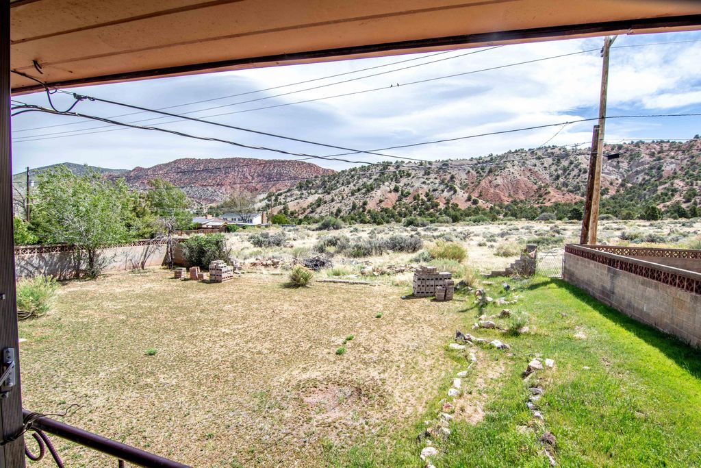 Photo of 475 S 300 E E, Cedar City, UT 84720 (MLS # 26-271722)