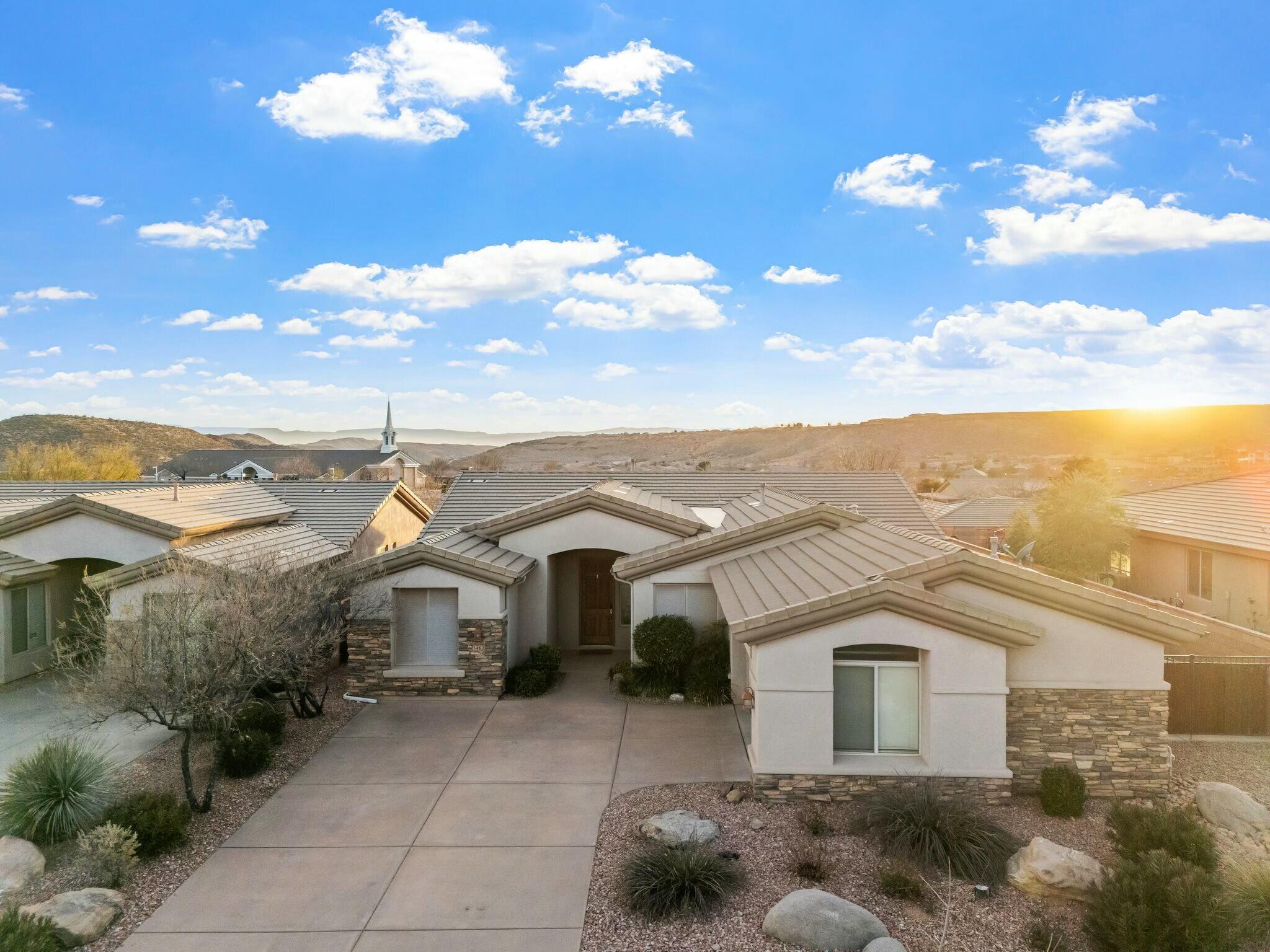 CORAL CANYON - Residential