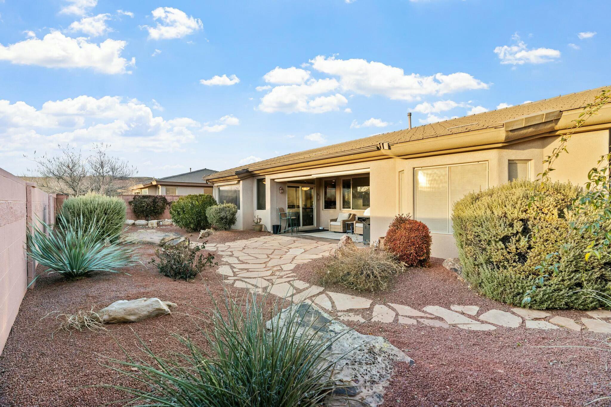 CORAL CANYON - Residential