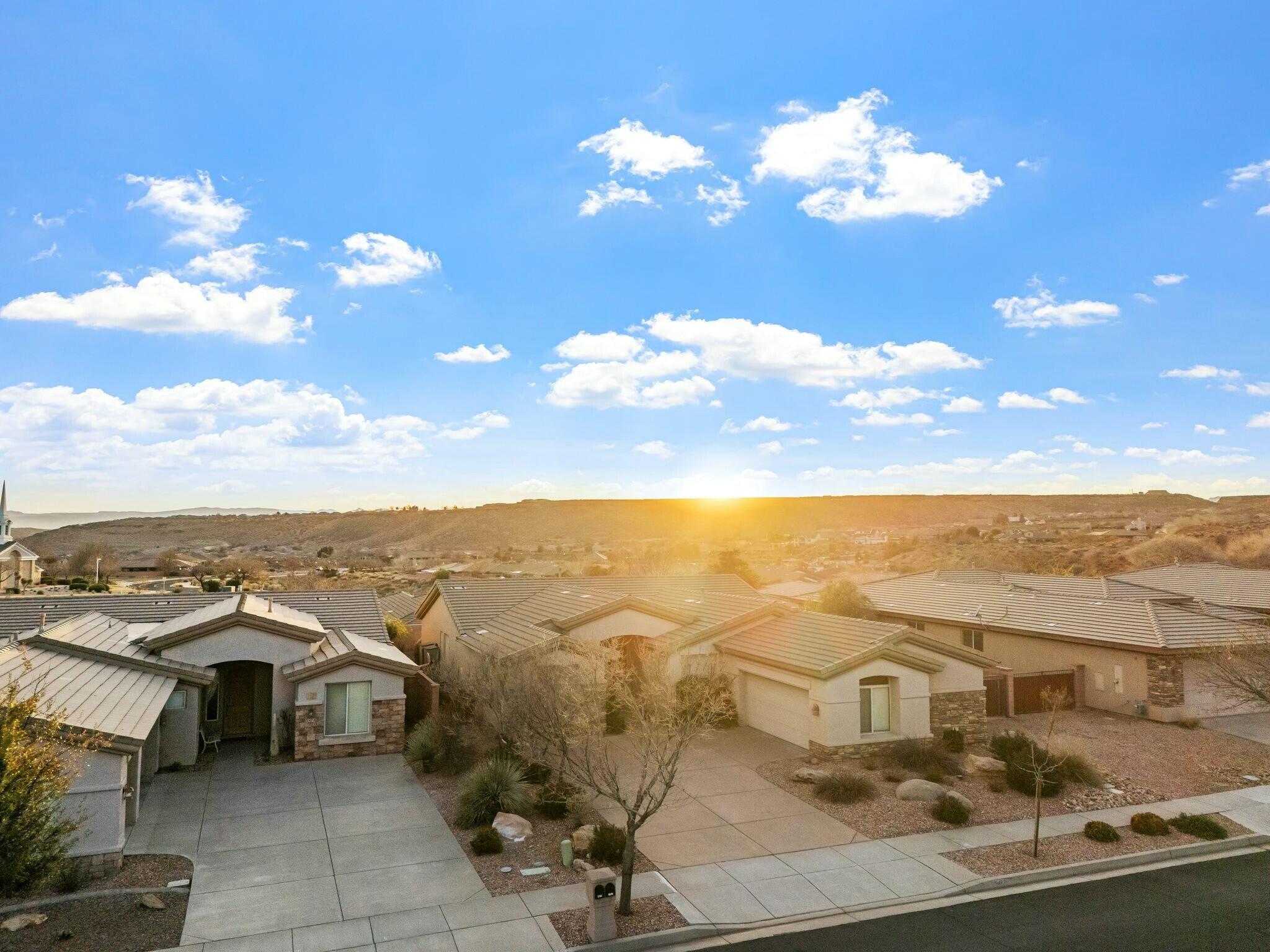 CORAL CANYON - Residential