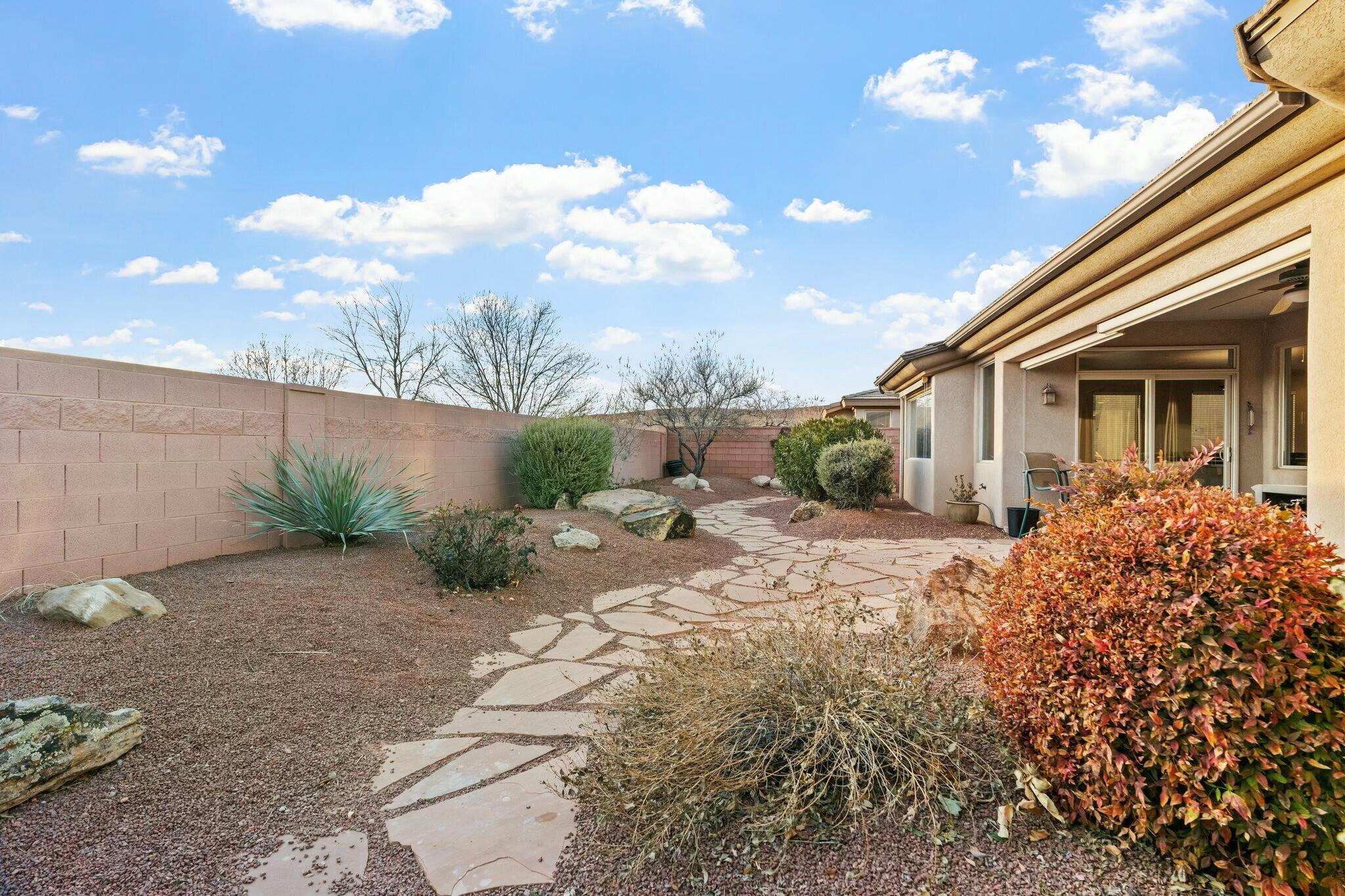 CORAL CANYON - Residential