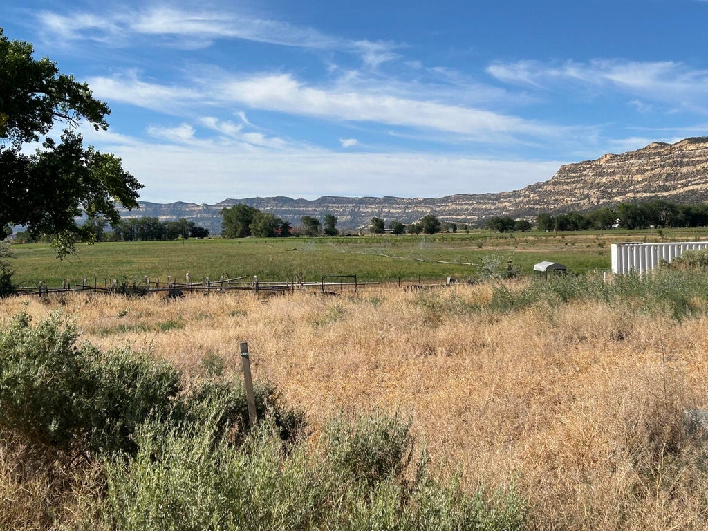 Photo of 320 E 1350 S, Escalante, UT 84726 (MLS # 23-247118)