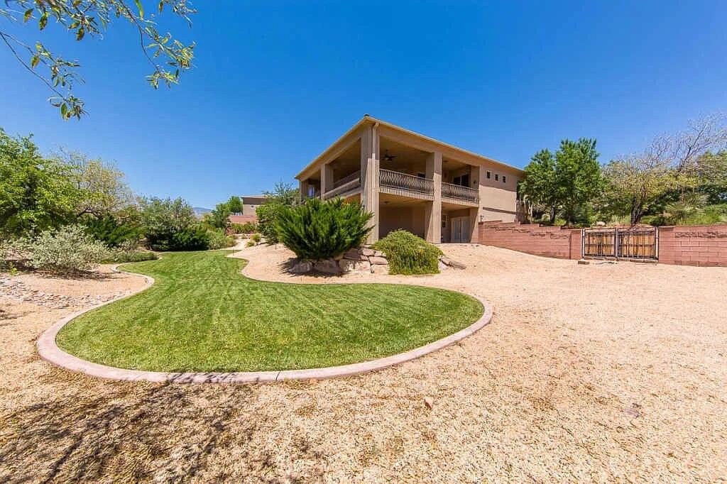 CORAL CANYON - Residential