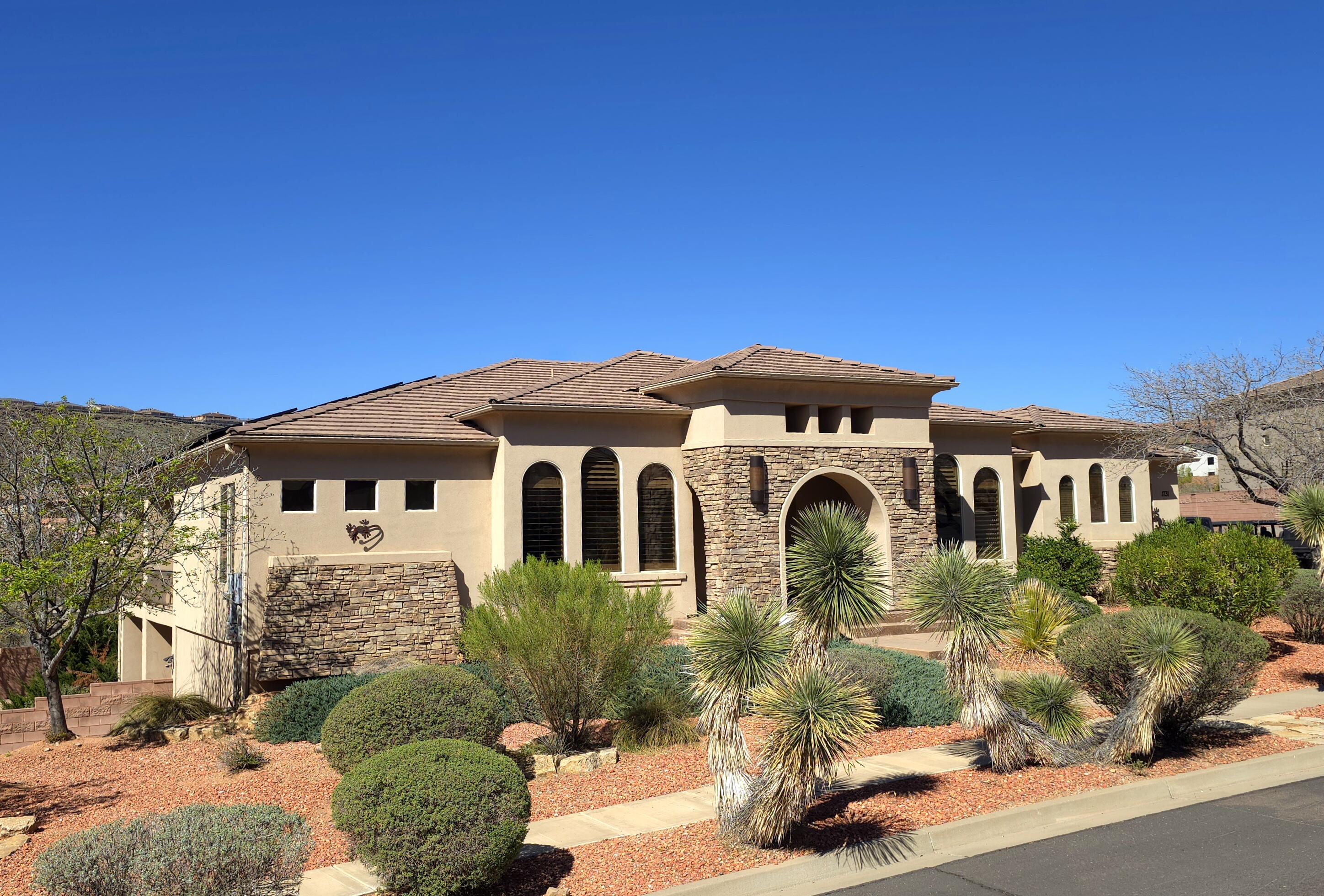 CORAL CANYON - Residential