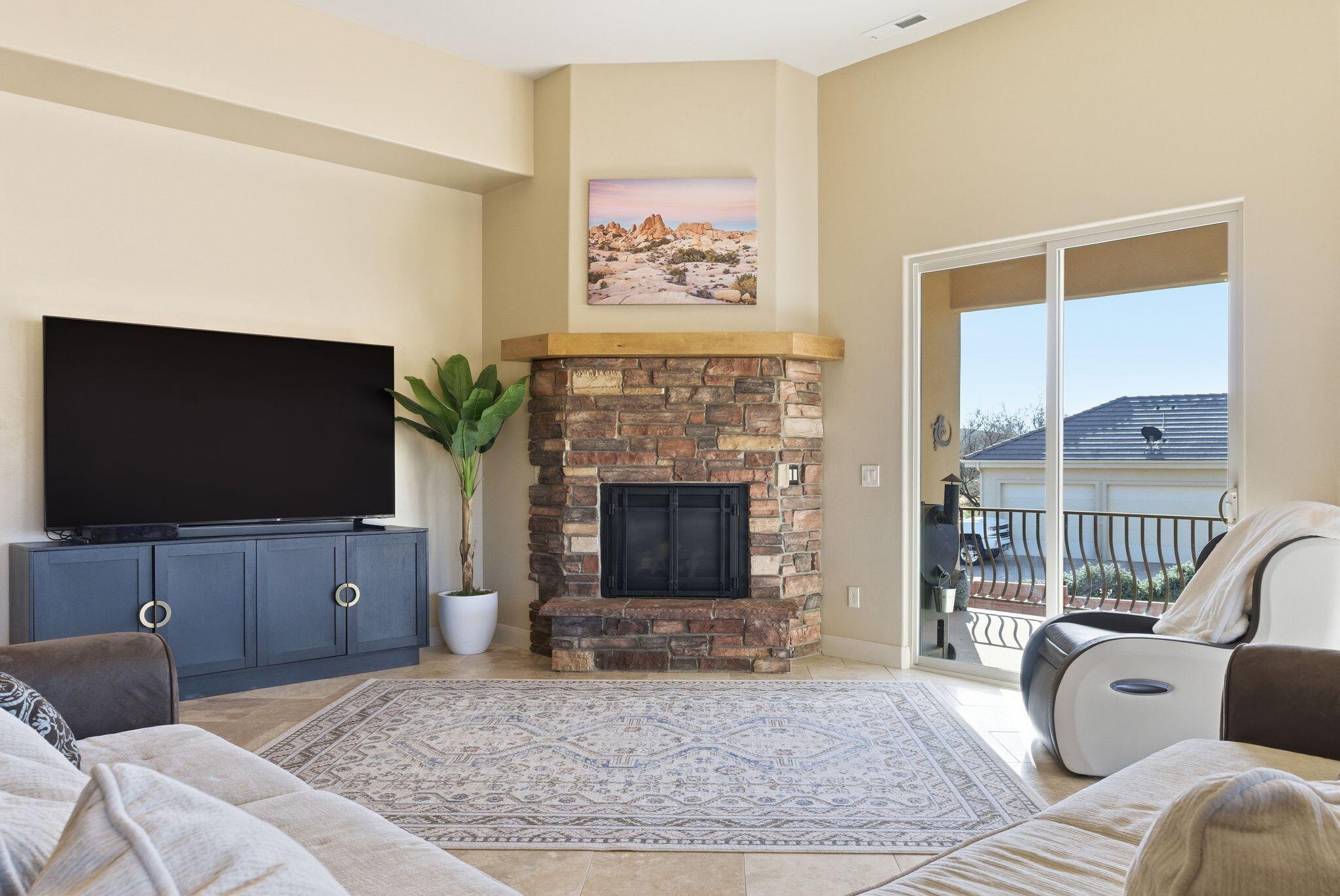 CORAL CANYON - Residential