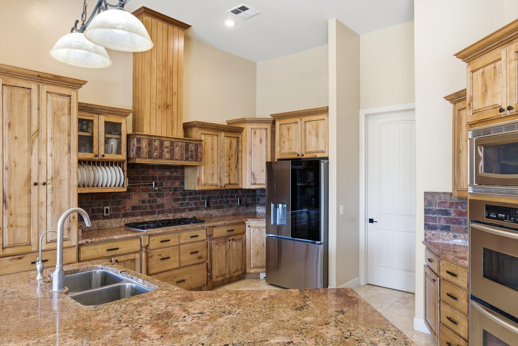 CORAL CANYON - Residential