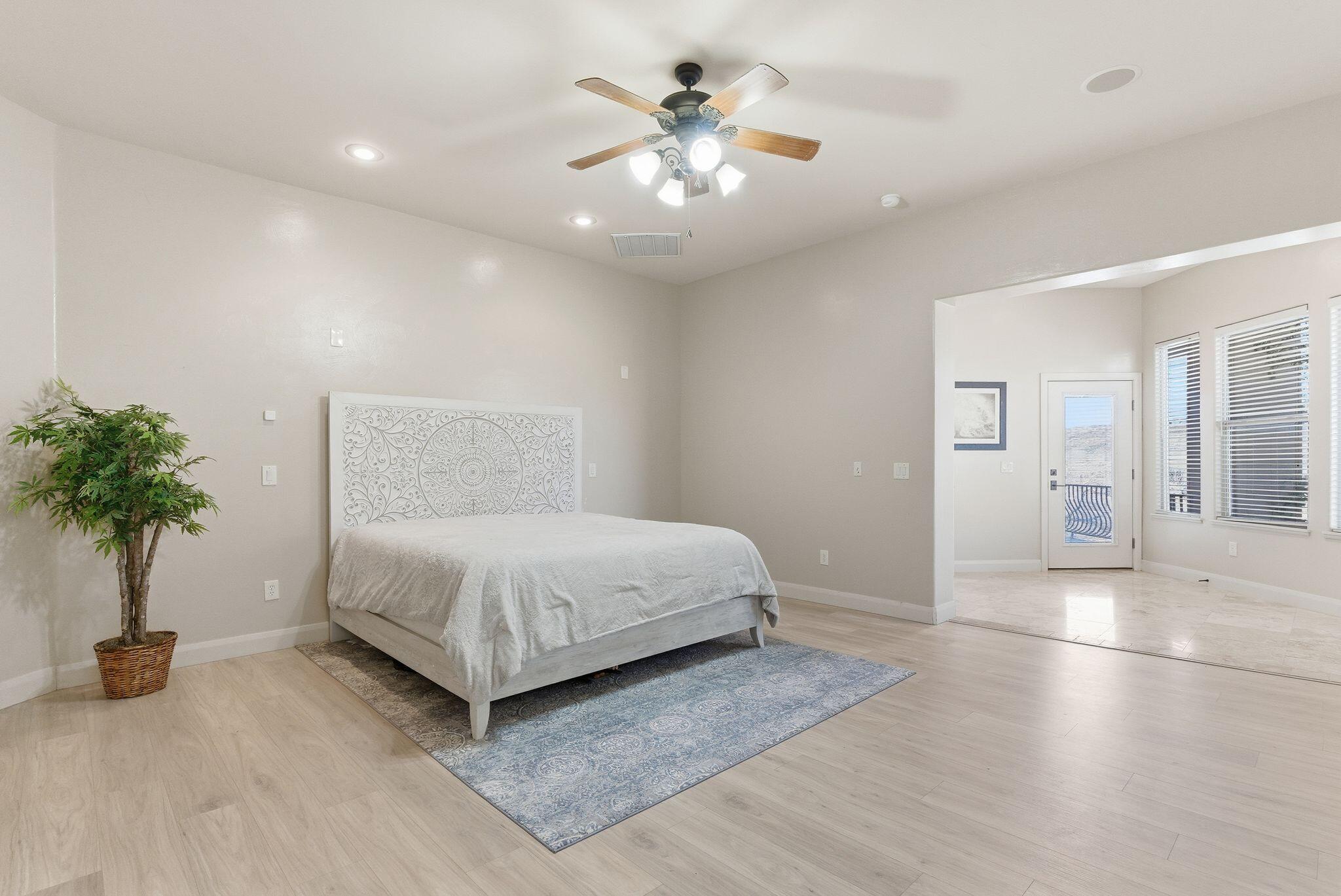 CORAL CANYON - Residential