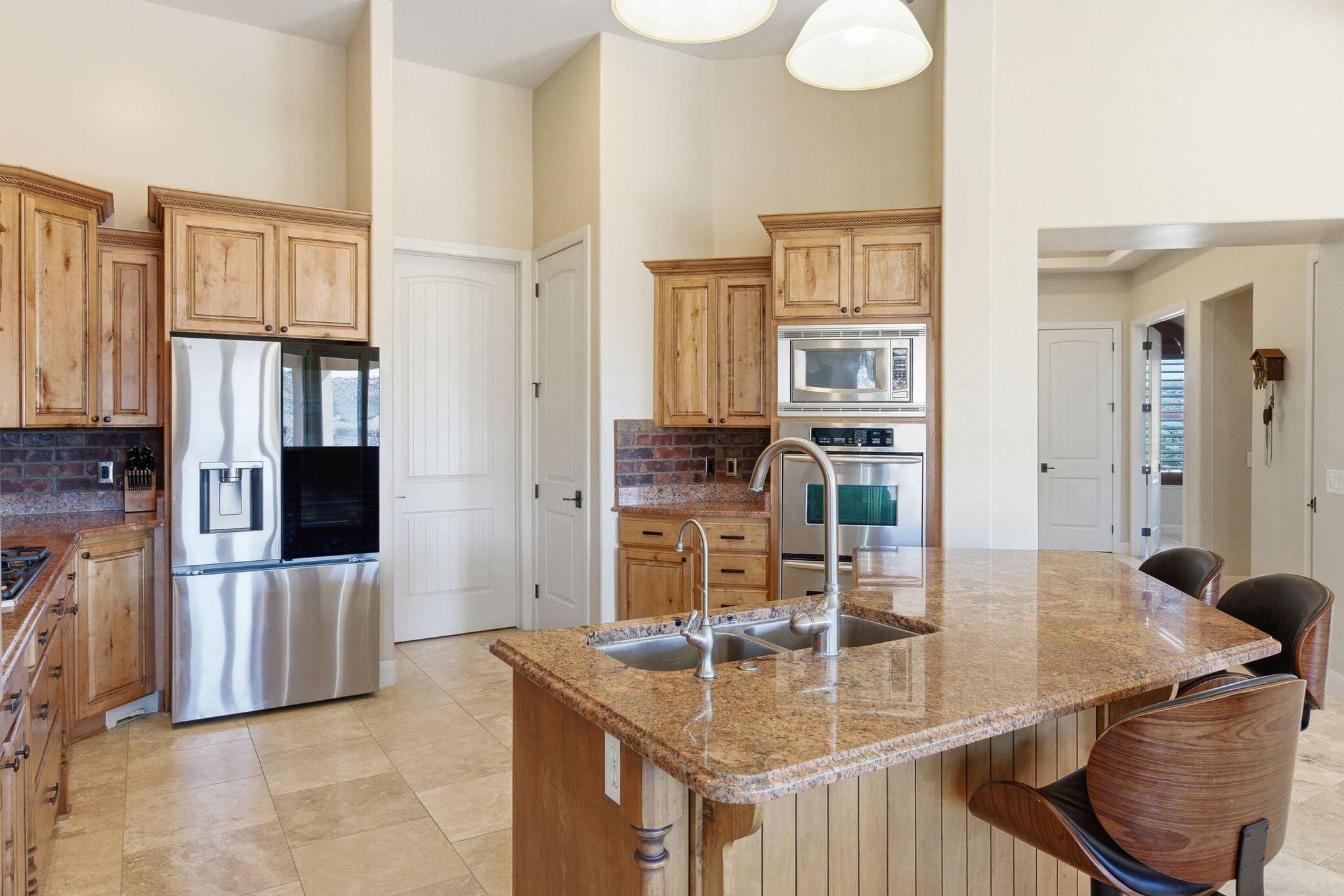 CORAL CANYON - Residential