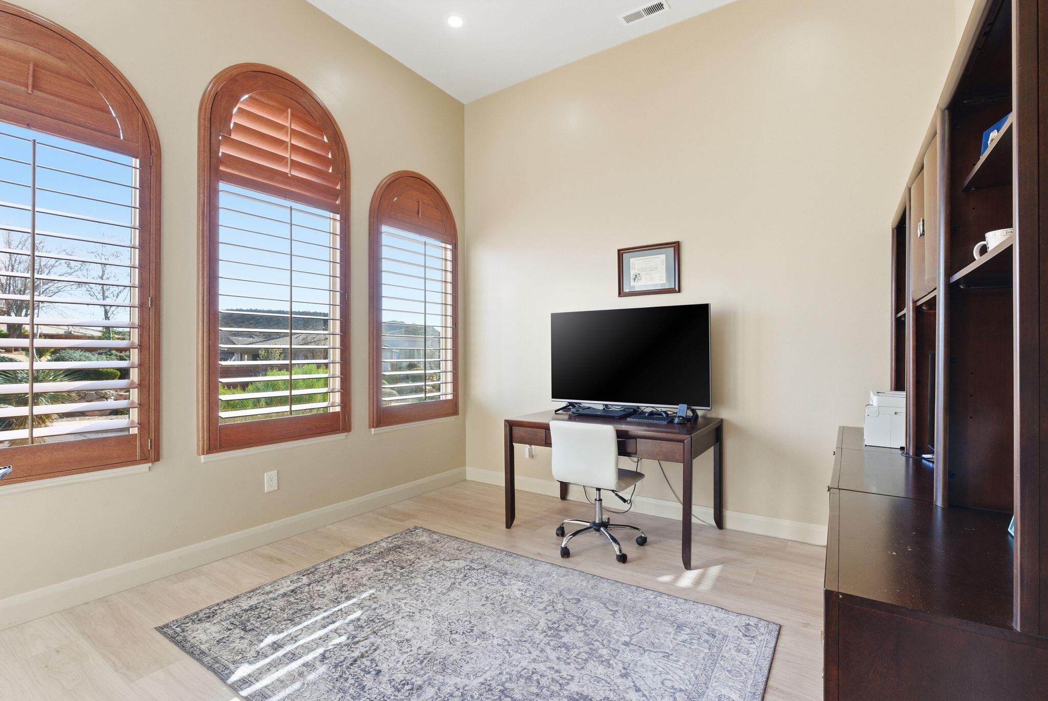 CORAL CANYON - Residential