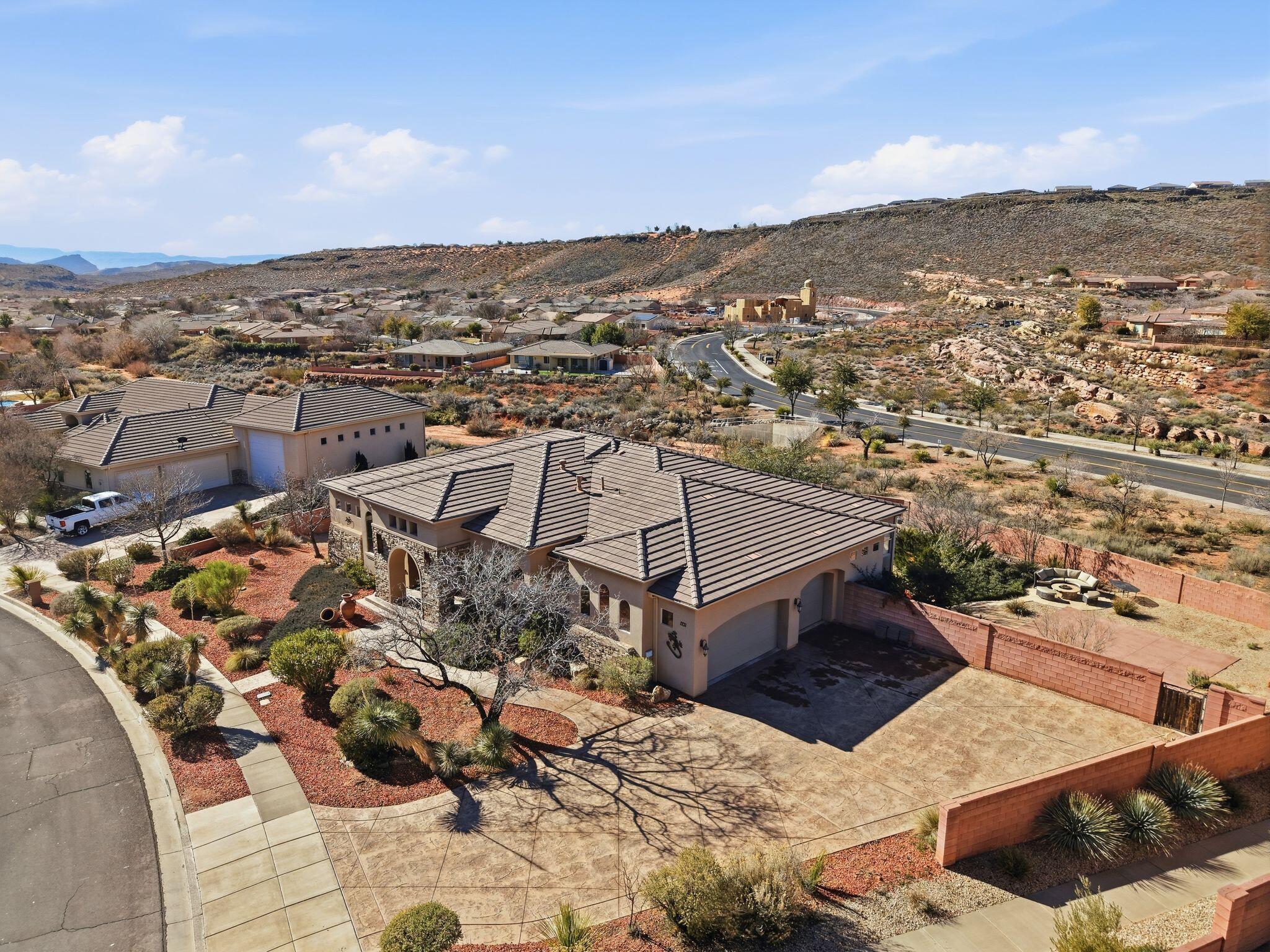 CORAL CANYON - Residential