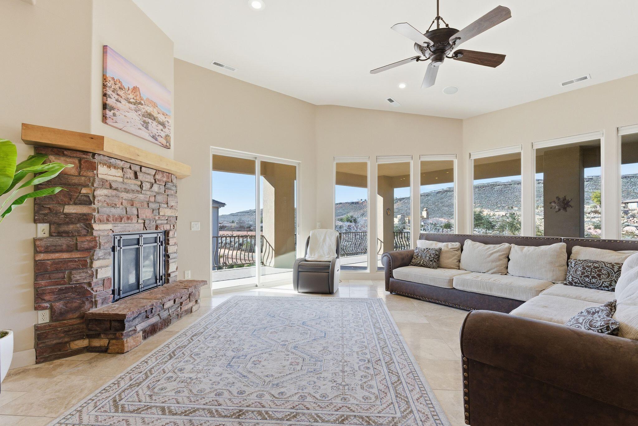 CORAL CANYON - Residential