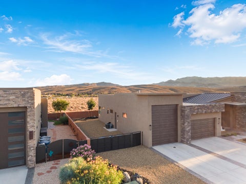 Tiny photo for 673 W 280 S, Ivins, UT 84738 (MLS # 26-277031)