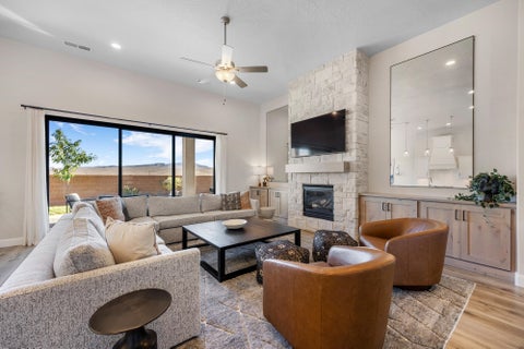 Tiny photo for 673 W 280 S, Ivins, UT 84738 (MLS # 26-277031)