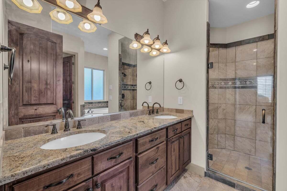 STONE POINT TOWNHOMES - Residential