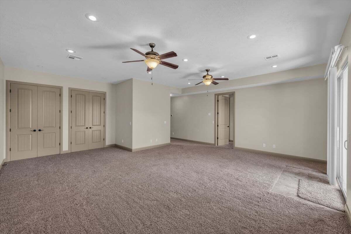 STONE POINT TOWNHOMES - Residential