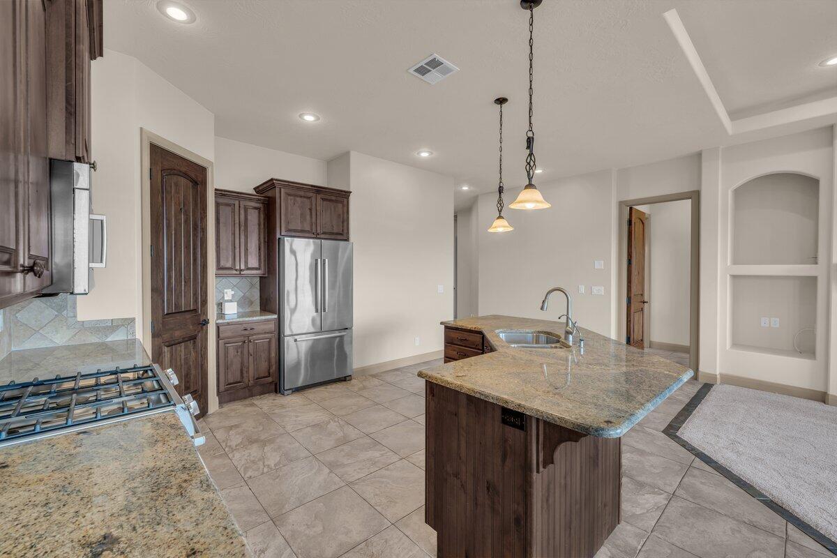 STONE POINT TOWNHOMES - Residential