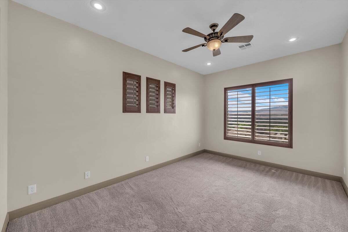 STONE POINT TOWNHOMES - Residential