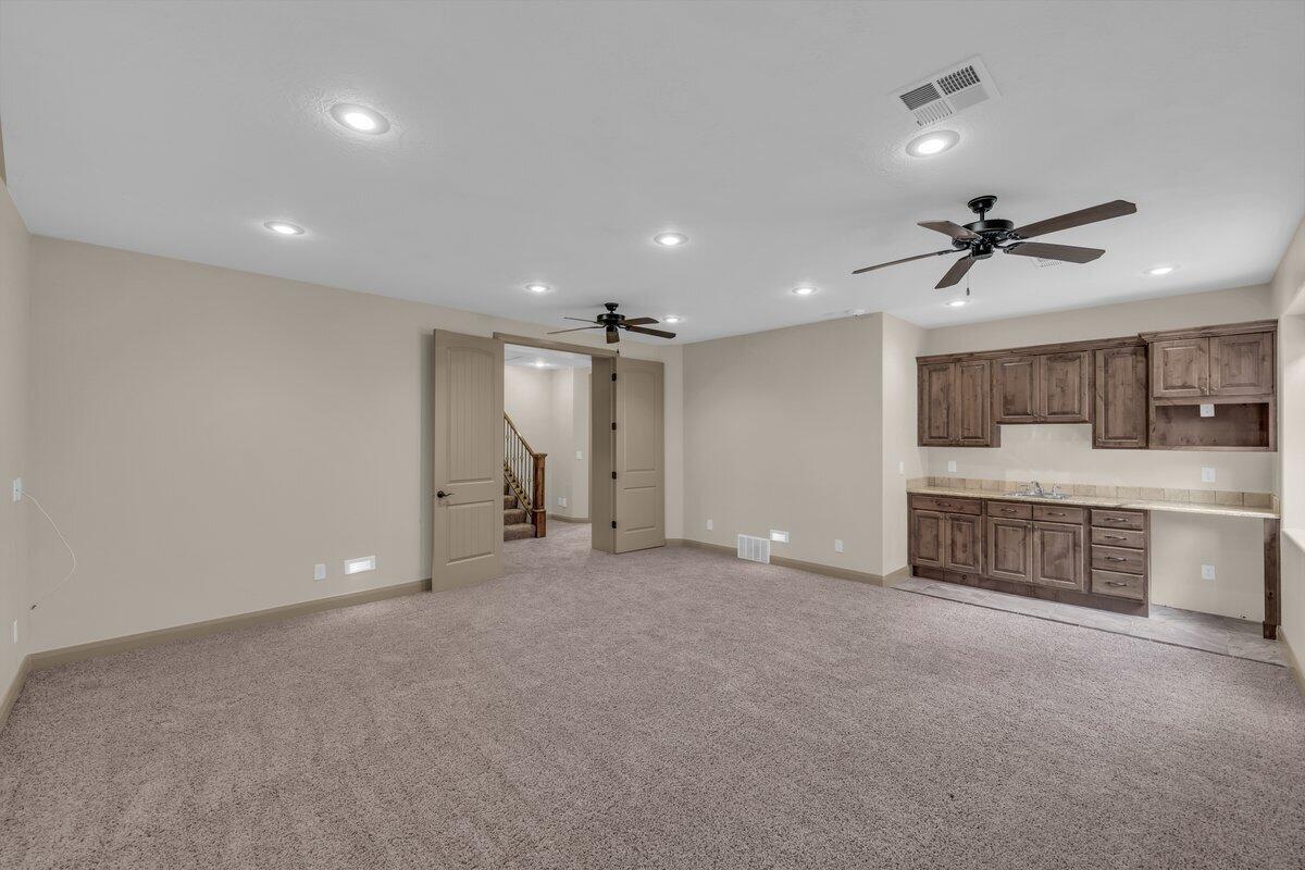 STONE POINT TOWNHOMES - Residential