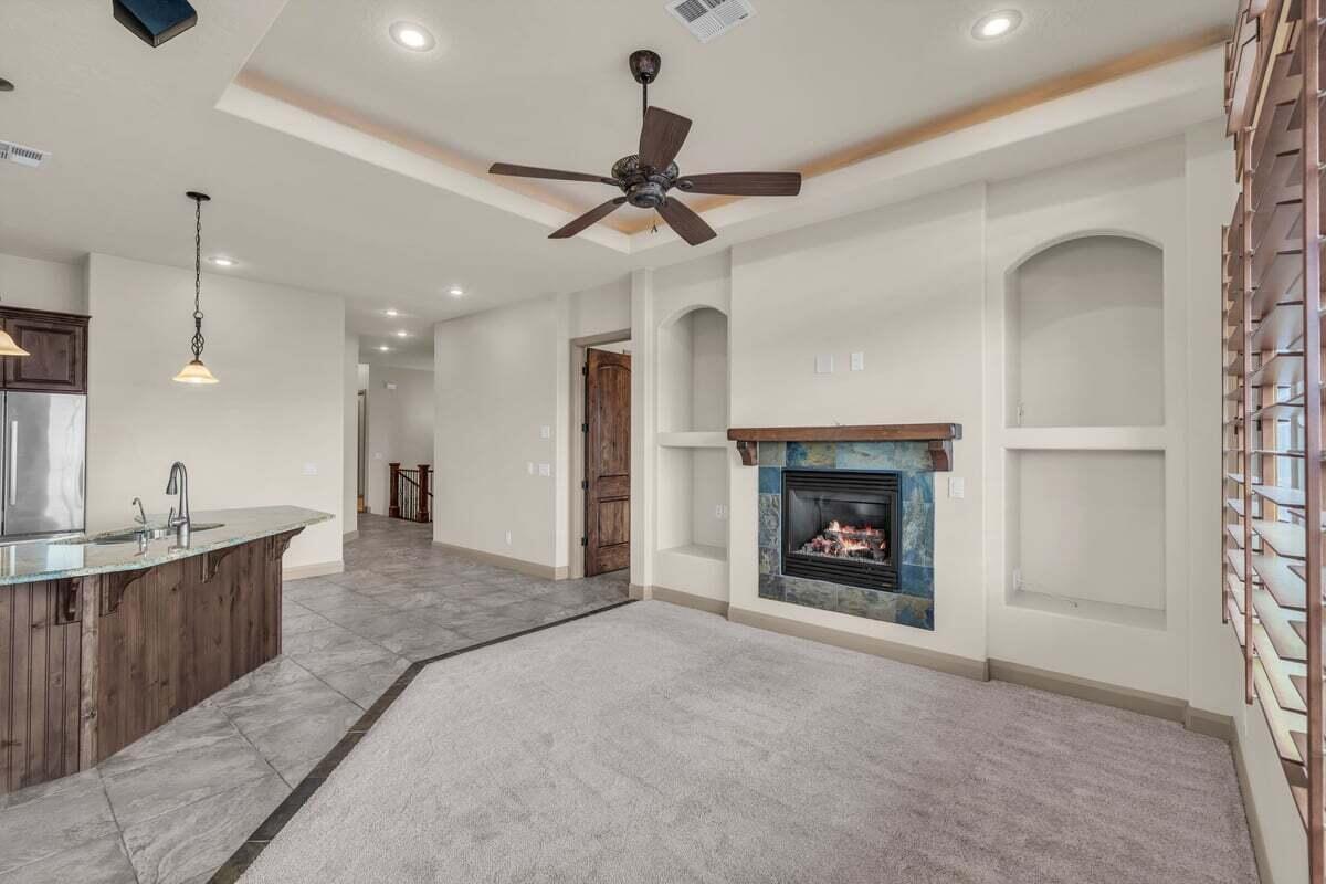 STONE POINT TOWNHOMES - Residential