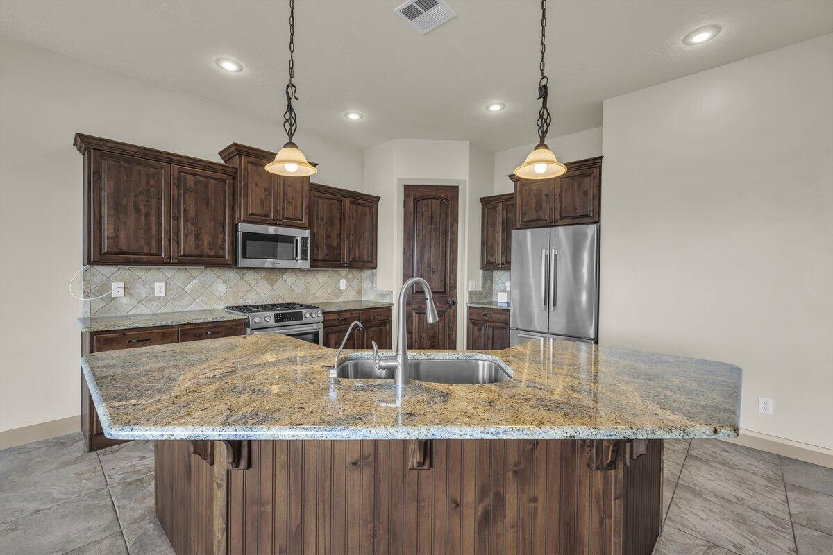 STONE POINT TOWNHOMES - Residential