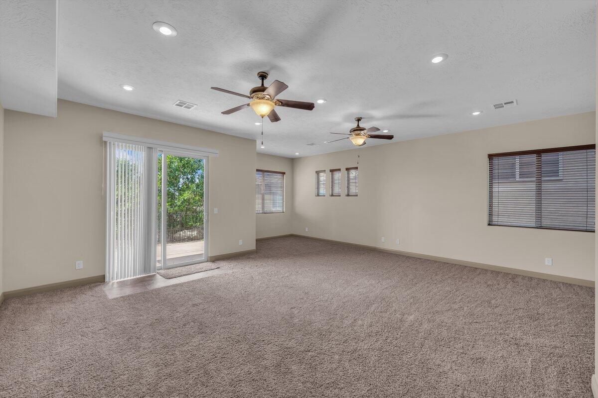 STONE POINT TOWNHOMES - Residential