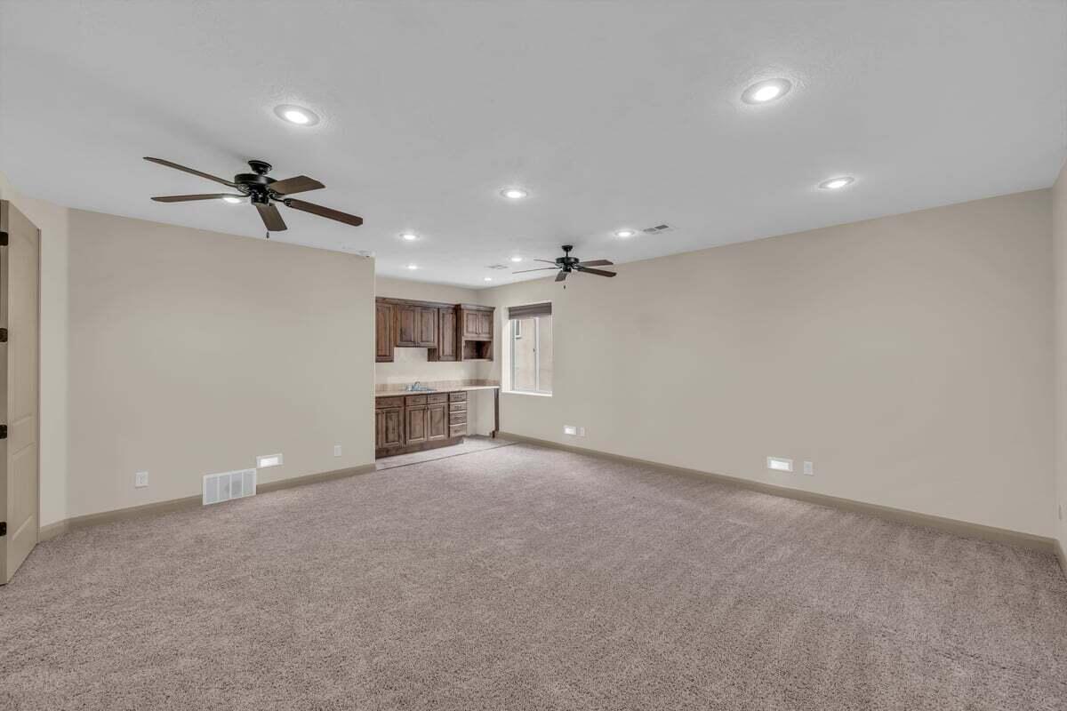 STONE POINT TOWNHOMES - Residential