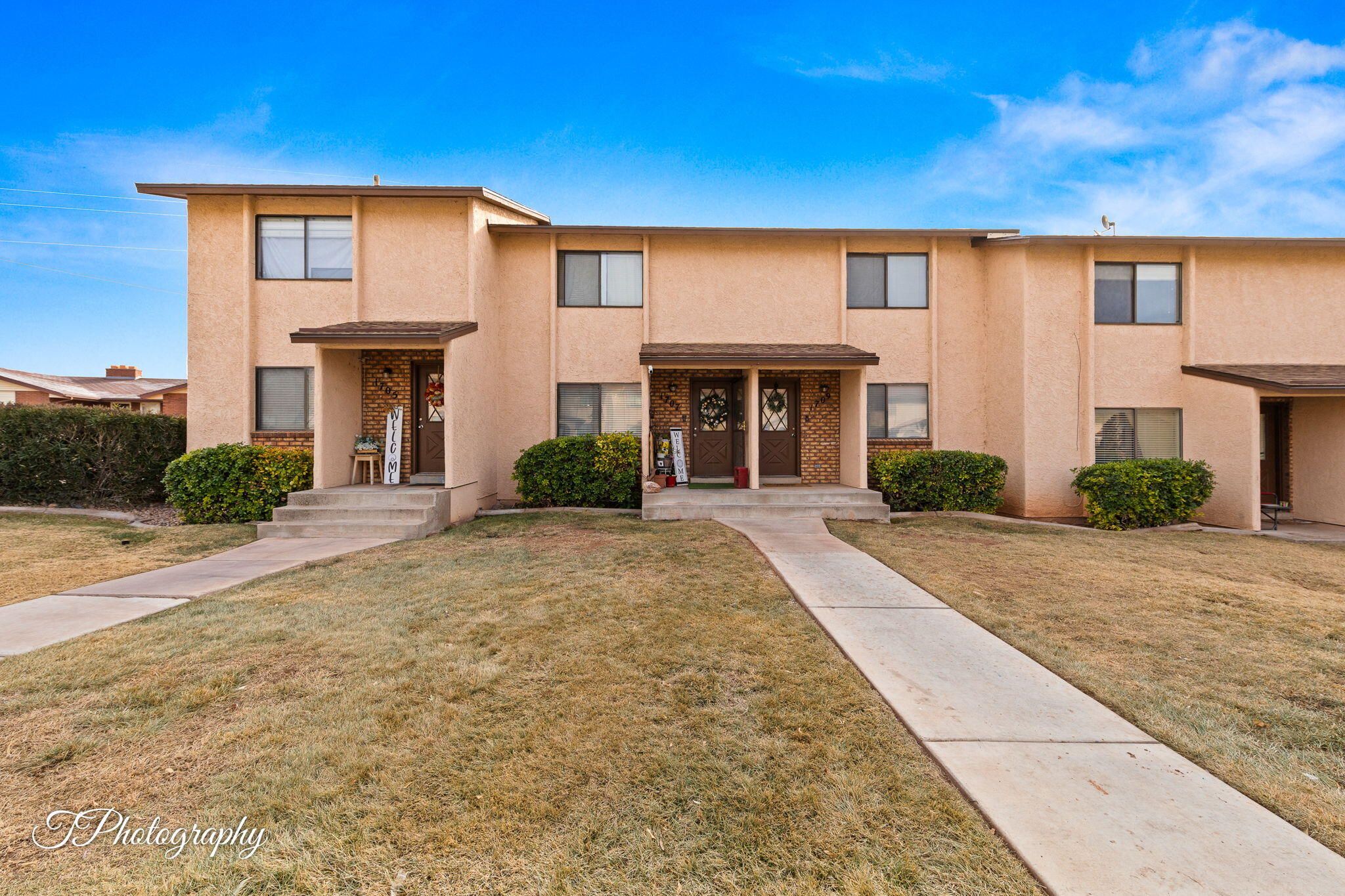 Great Color View Town home, near schools,parks and shopping!  Property is located near community pool. Please do not disturb tenants.