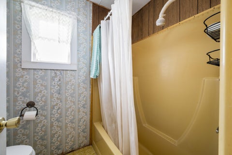 Tiny photo for 950 E 100 N, Enterprise, UT 84725 (MLS # 26-276983)