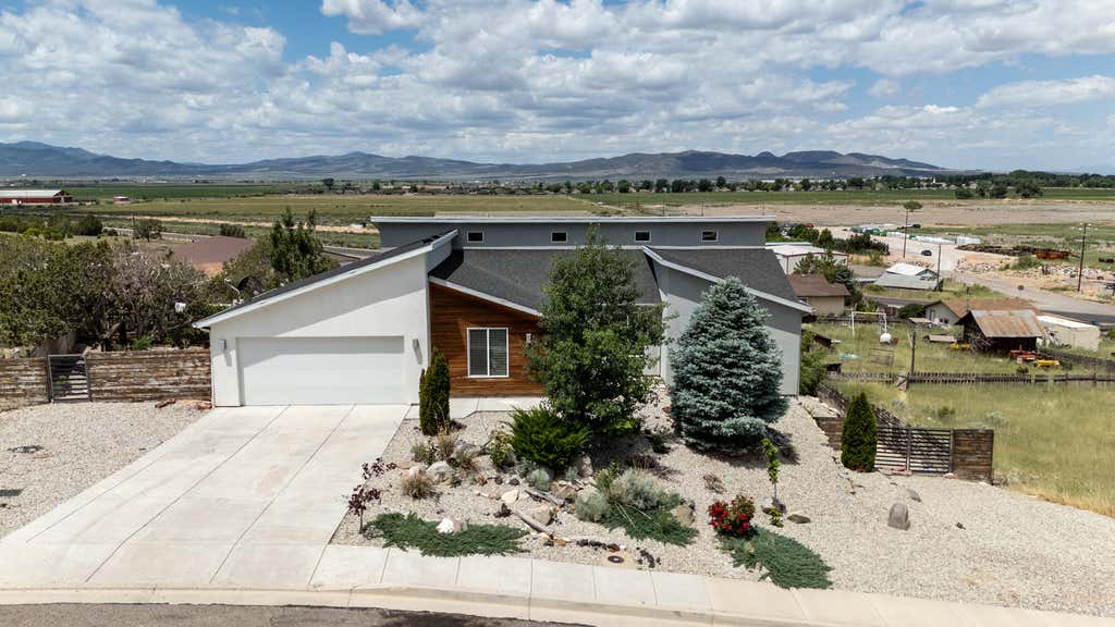 Photo of 48 S Cimarron CIR, Cedar City, UT 84720 (MLS # 26-274060)