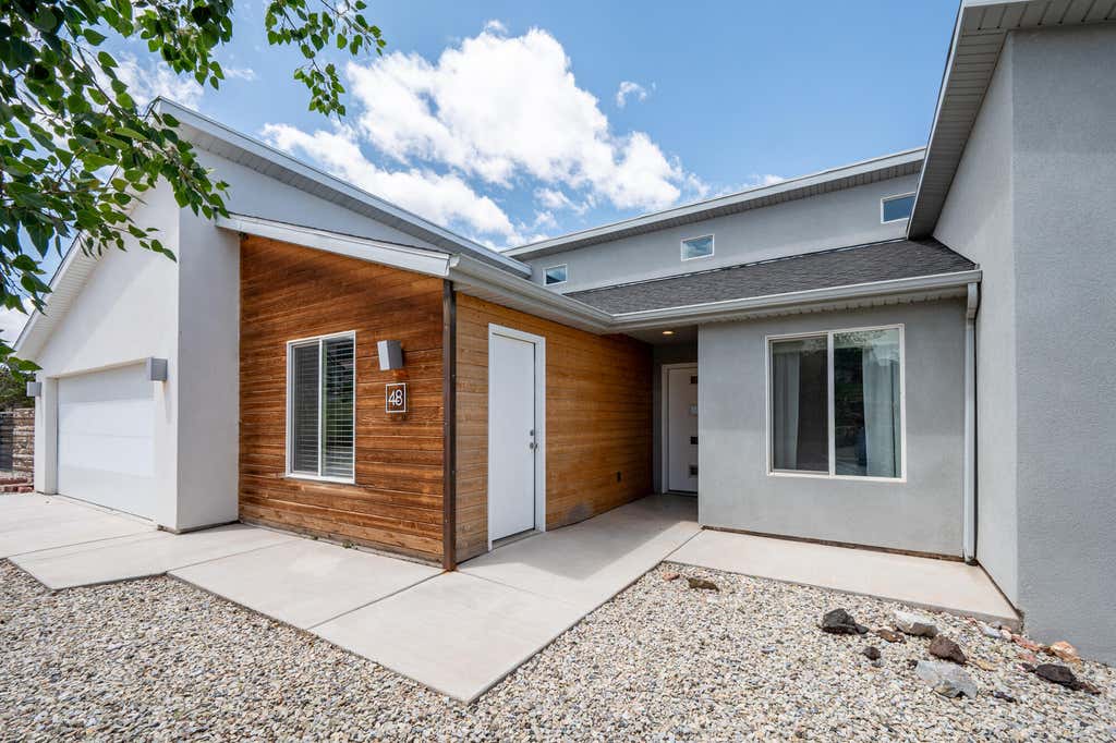 Photo of 48 S Cimarron CIR, Cedar City, UT 84720 (MLS # 26-274060)