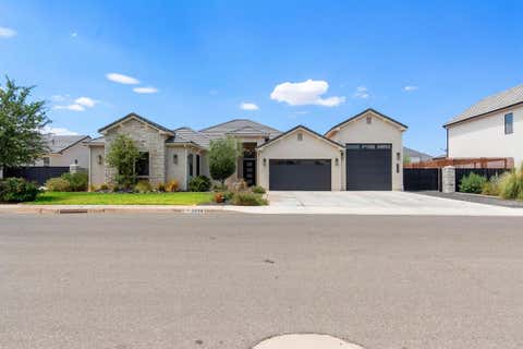 Photo of 3834 S McKenzie LN, Washington, UT 84780 (MLS # 26-274603)