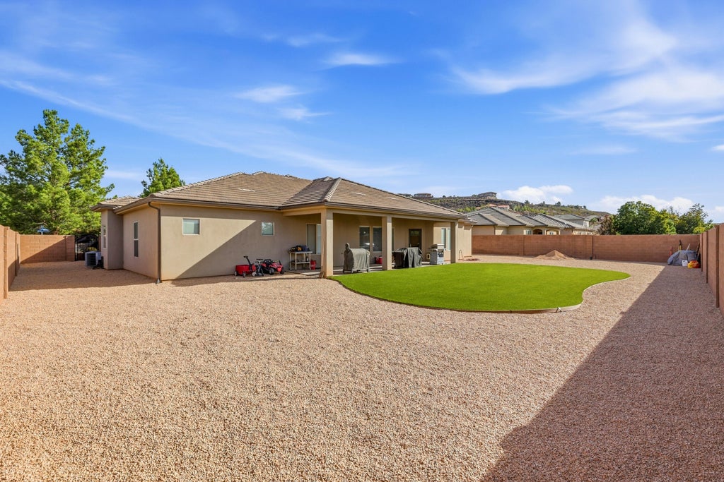 Photo of 156 E Holly Way, Washington, UT 84780 (MLS # 26-276675)