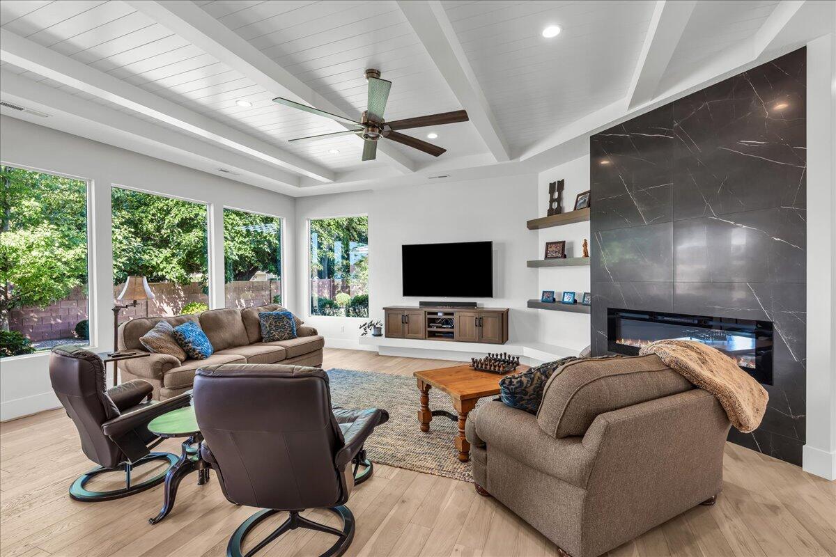 WOODS AT VALLEY VIEW - Residential