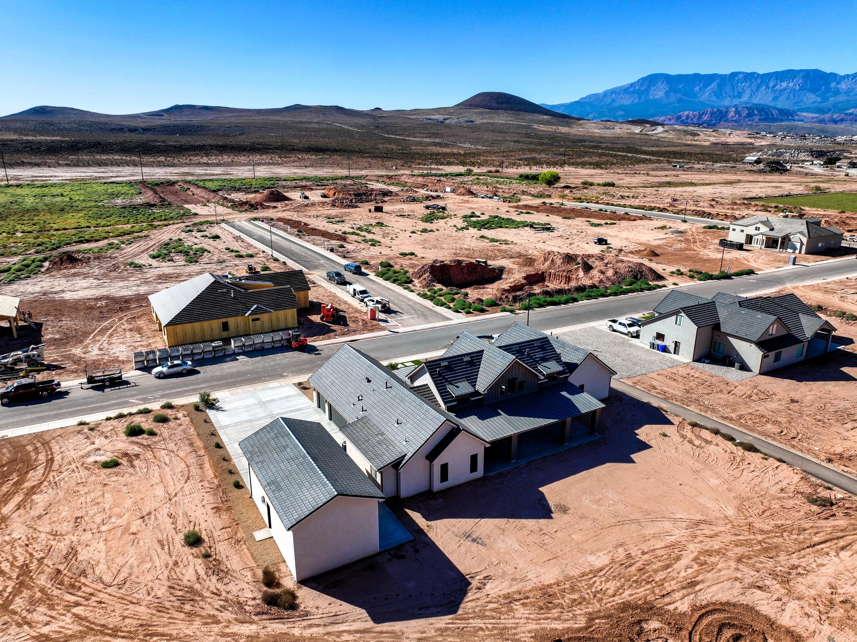 HURRICANE FIELDS ESTATES - Residential