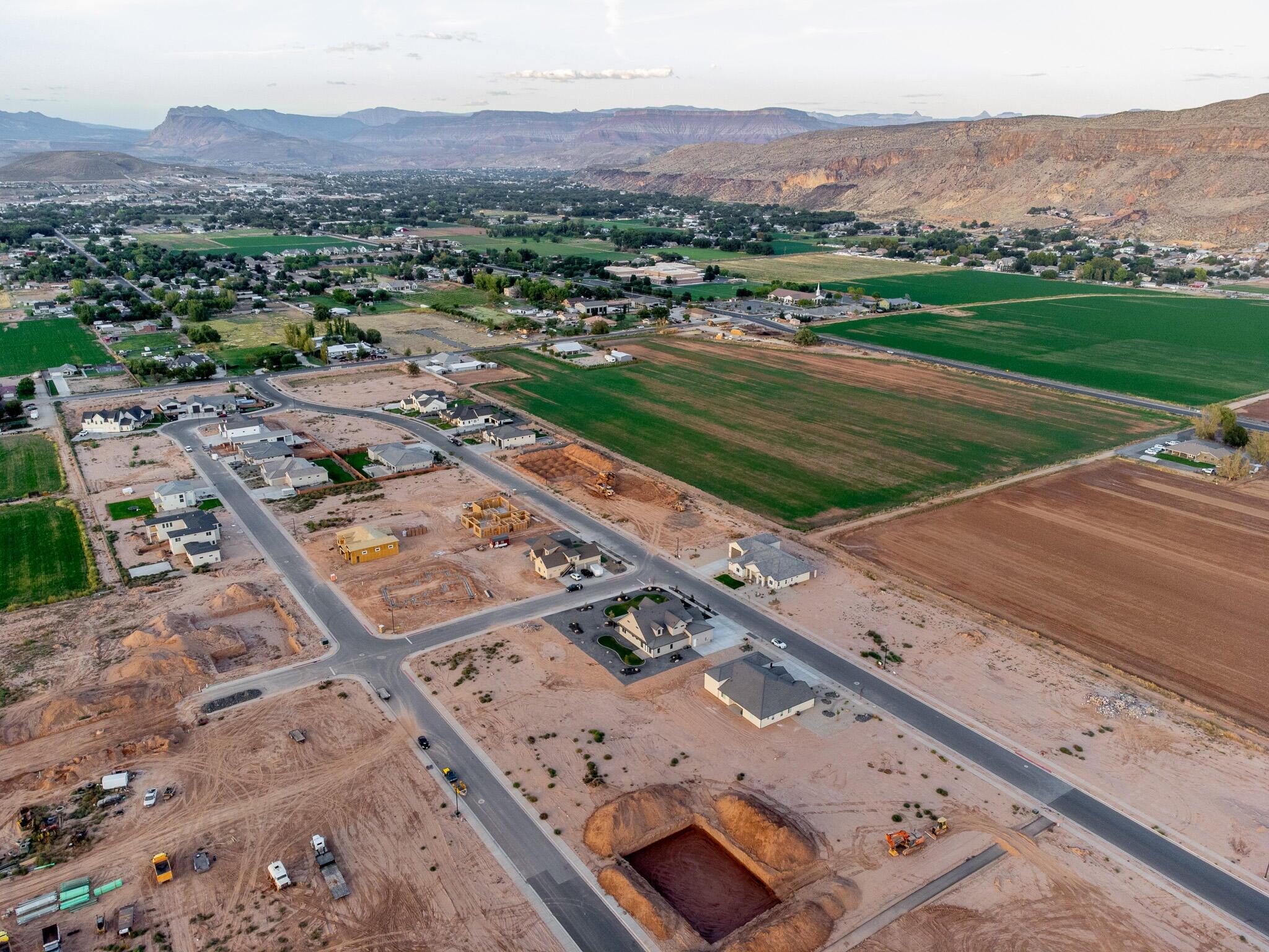 HURRICANE FIELDS ESTATES - Residential