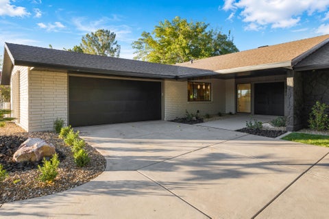 Tiny photo for 1144 W Bloomington DR S, Saint George, UT 84790 (MLS # 26-277030)