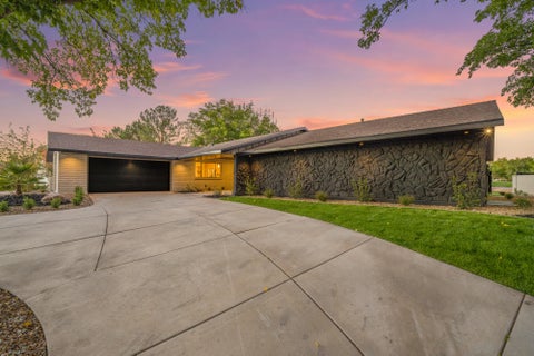 Tiny photo for 1144 W Bloomington DR S, Saint George, UT 84790 (MLS # 26-277030)