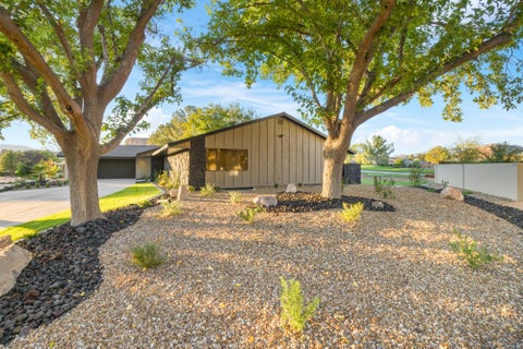 Tiny photo for 1144 W Bloomington DR S, Saint George, UT 84790 (MLS # 26-277030)
