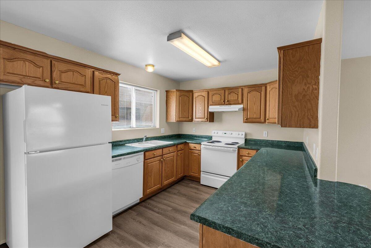 LA PALOMA CONDOS - Residential